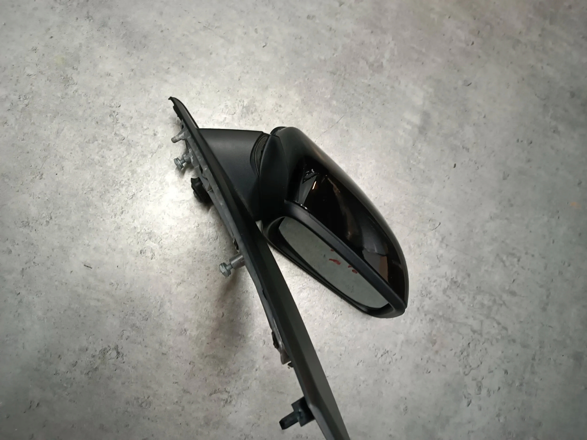 BMW 2 F46 LUSTERKO PRAWE KOL.475 5PIN Numer katalogowy części PRI1908