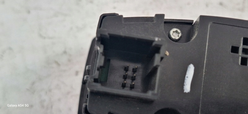 Pulsante interruttore luci FORD FOCUS II 10093012