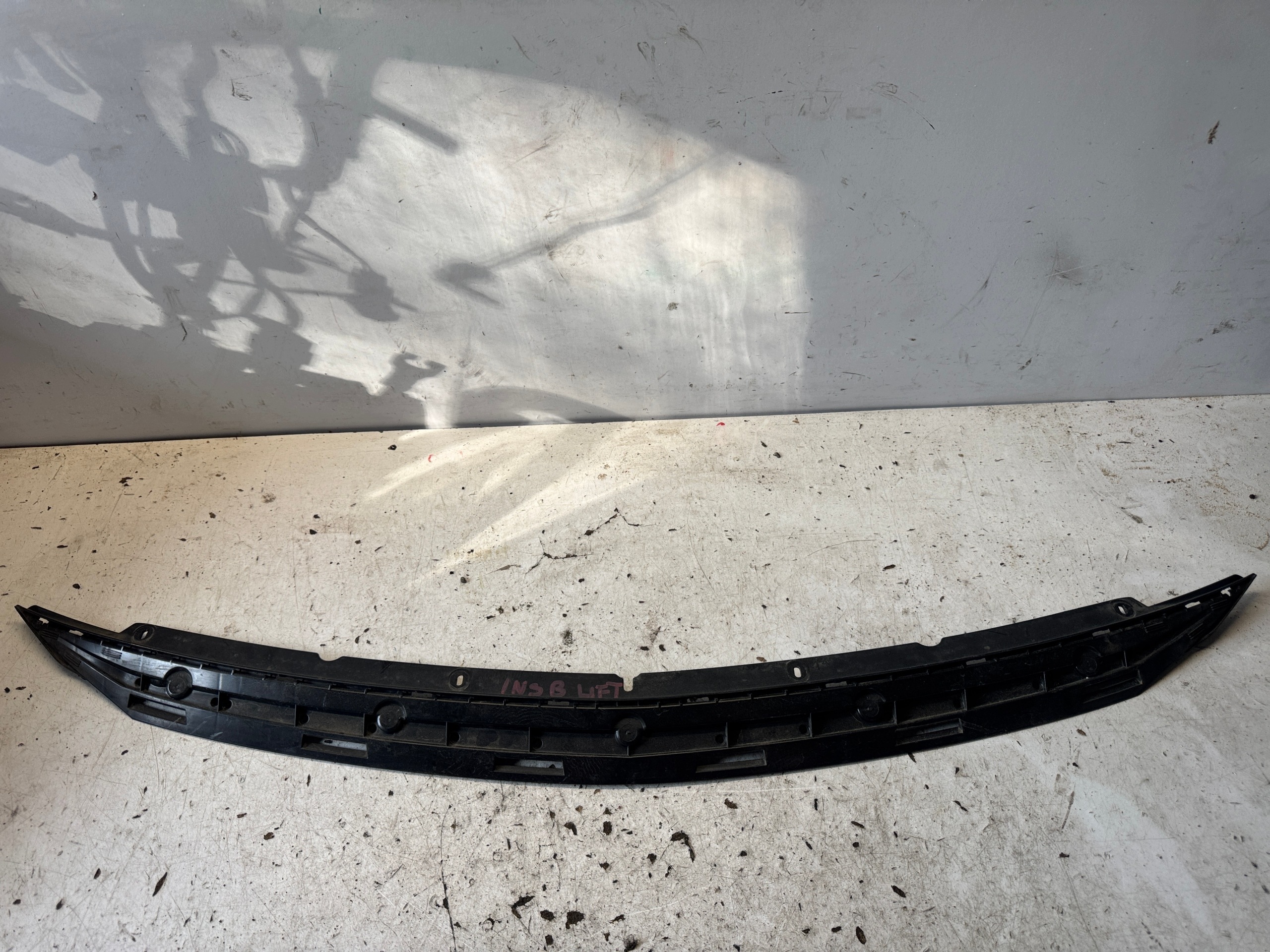 OPEL INSIGNIA B LIFT support central upper holder of a bumper front