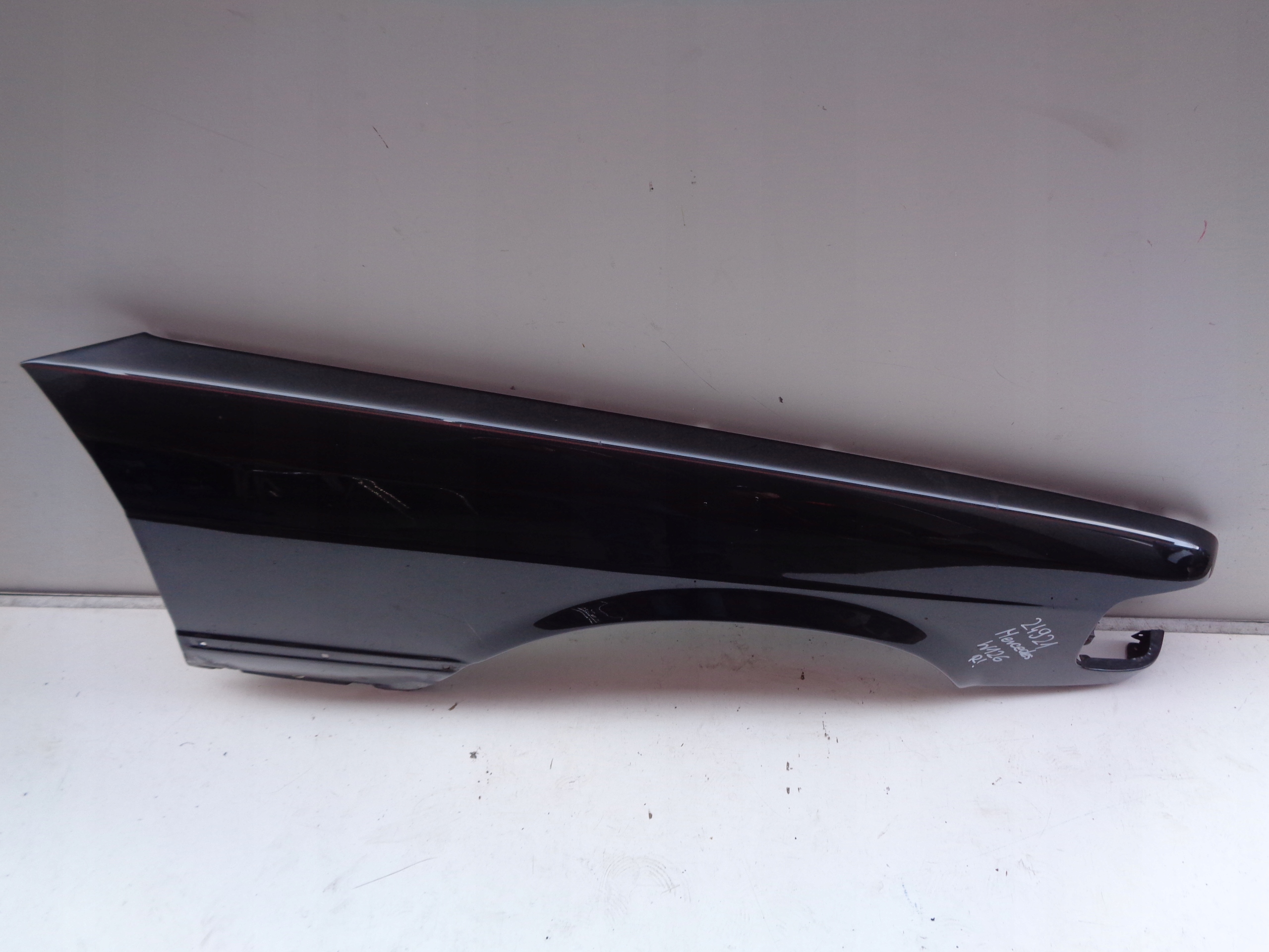 fender right front MERCEDES S-KLASA W126 24921