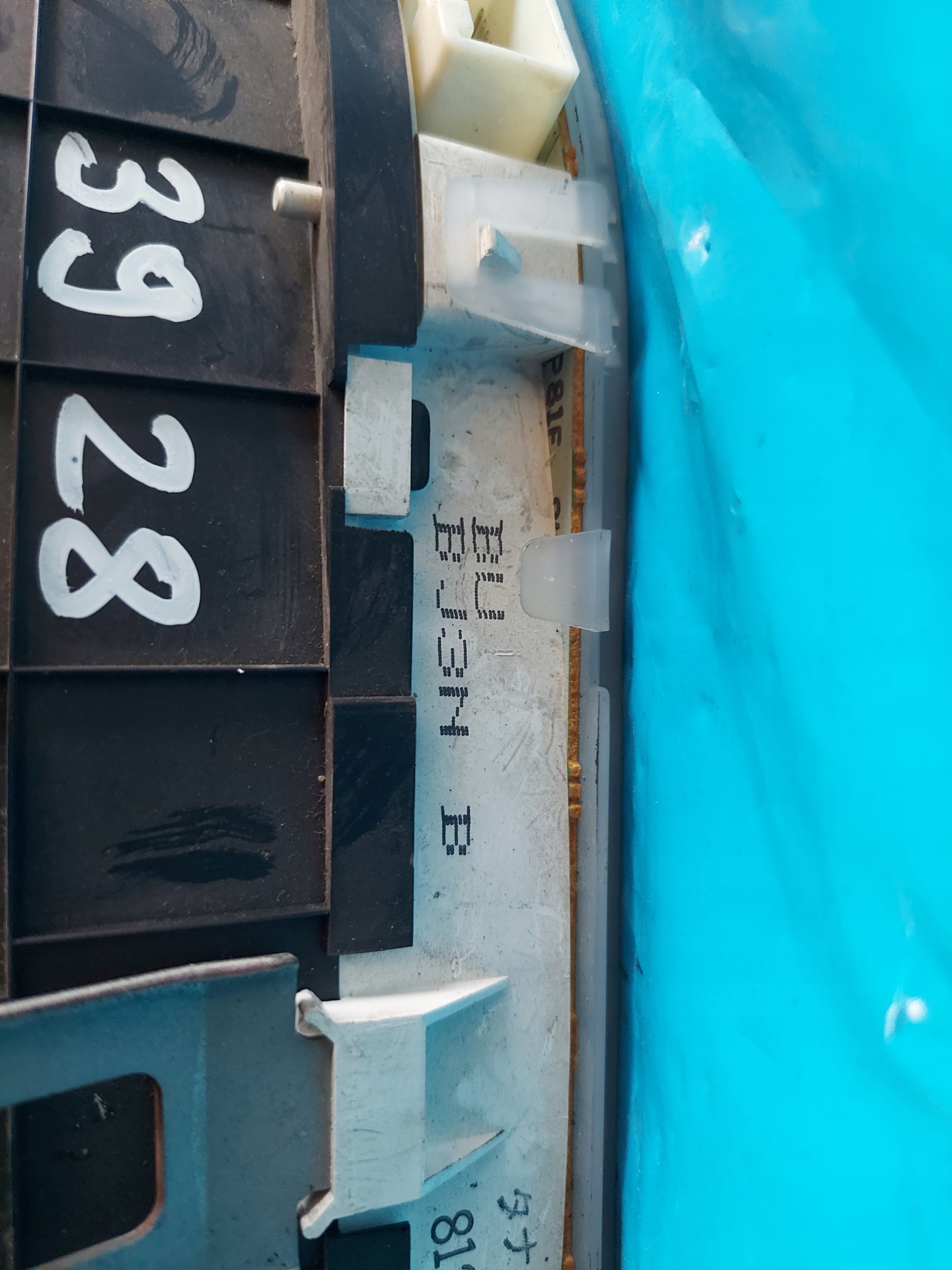 dials clock MAZDA 323 P 1.5 B BJ3N