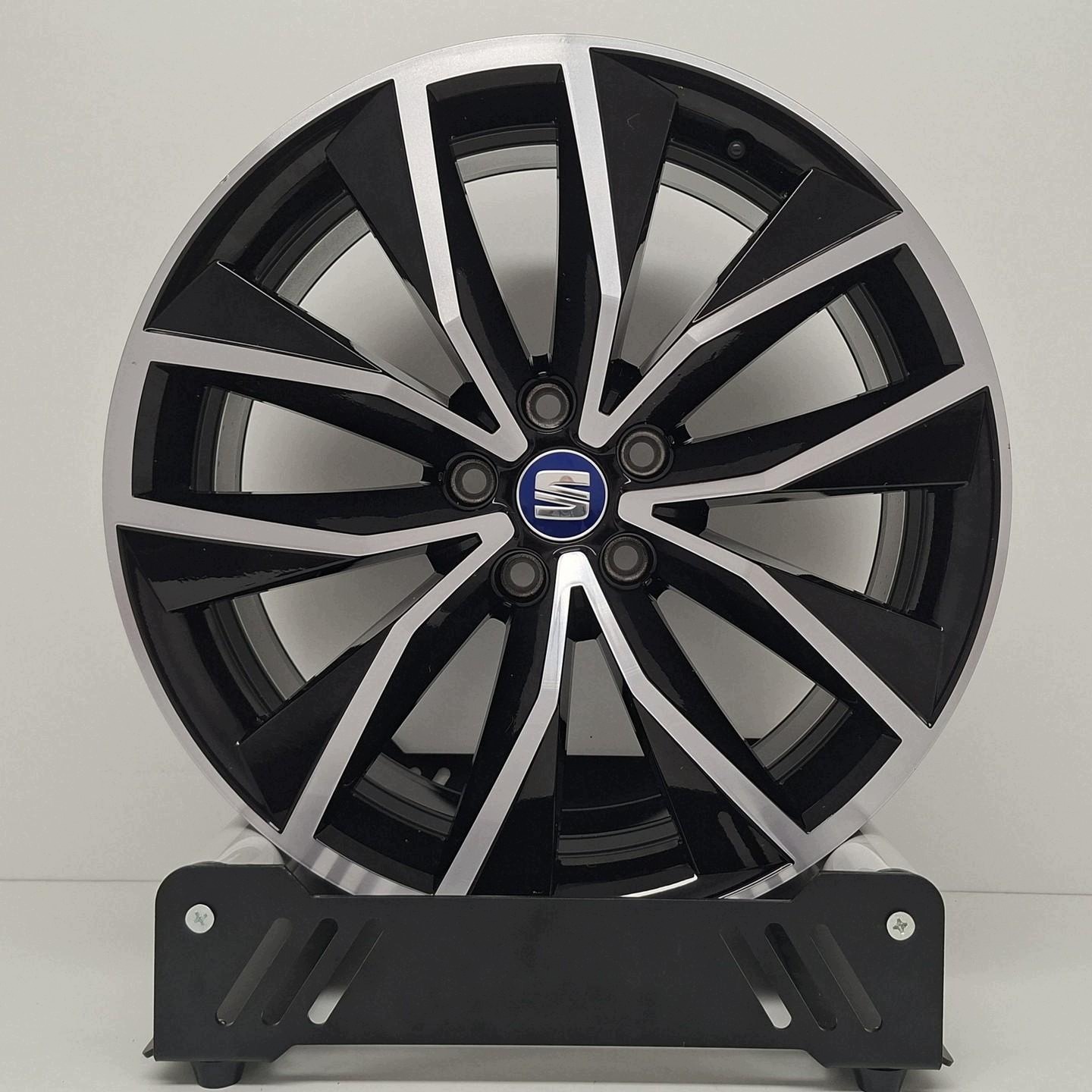 SEAT ATECA 19 19" 575601025F cerchi di alluminio
