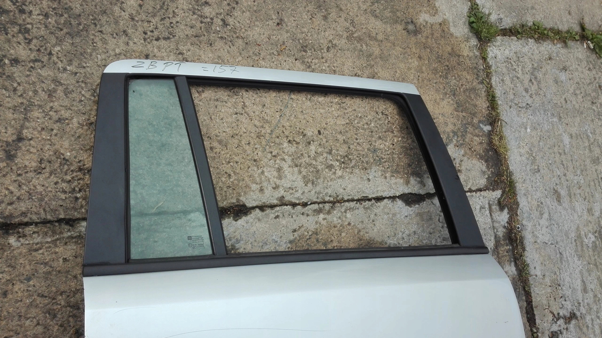 OPEL ZAFIRA B Z 157 right front and right left rear part