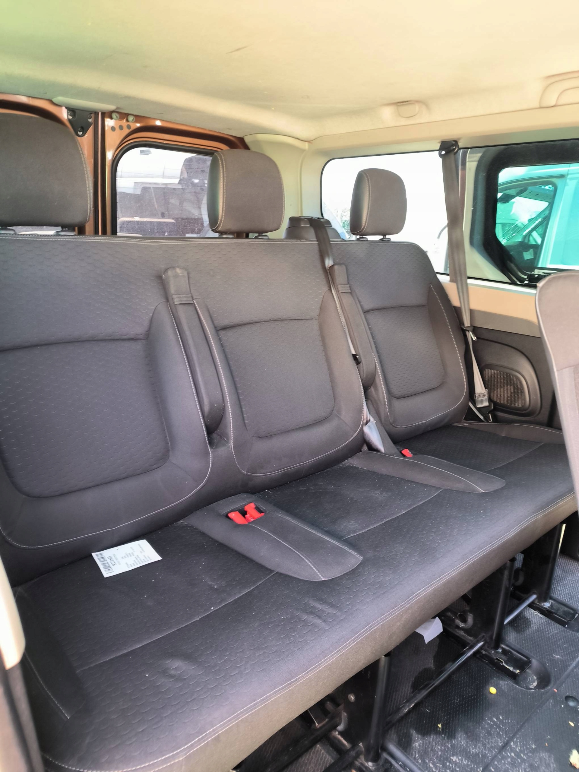Sitze TRZECI RZAD TALENTO TRAFIC OPEL VIVARO B