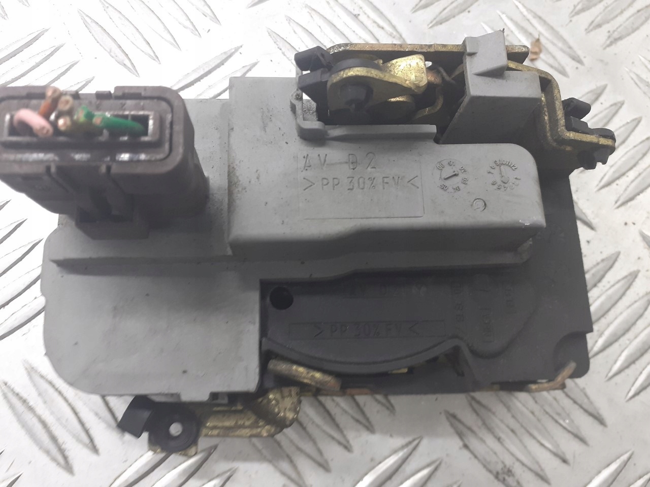 ZAMEK DRZWI PRAWY PRZÓD PEUGEOT 206 CC 6PIN