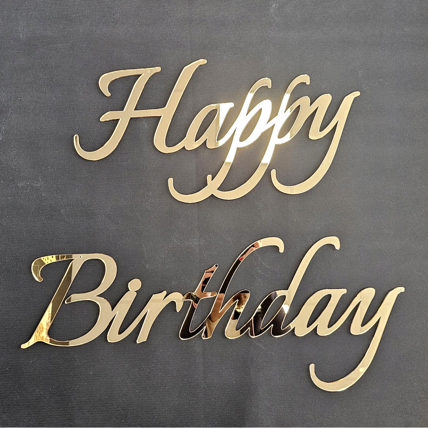 Zlatý velký zrcadlový nápis Happy Birthday dekorace na narozeniny z plexiskla