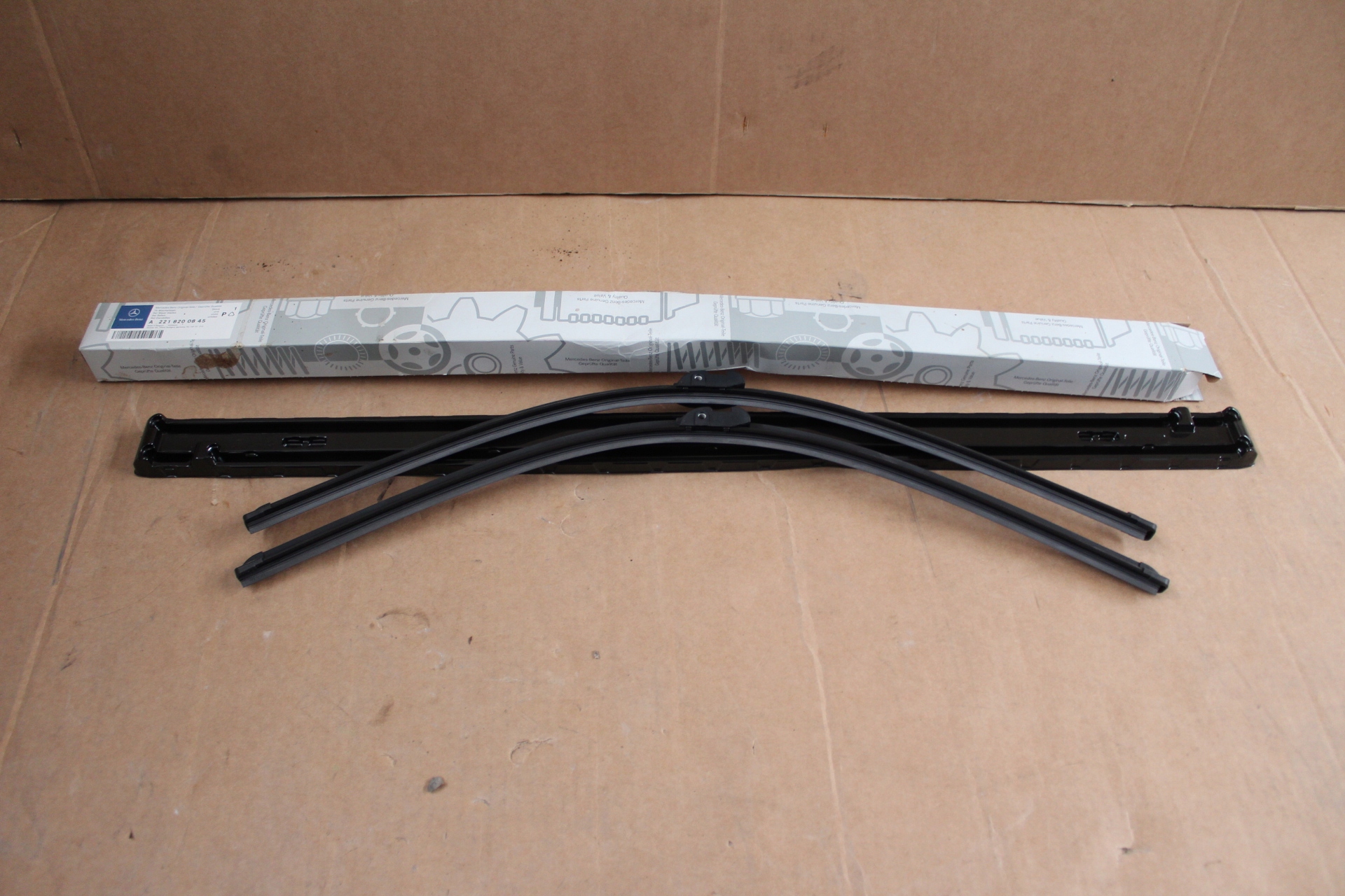 Wycieraczki szyby przod MERCEDES W221 ORYGINAL