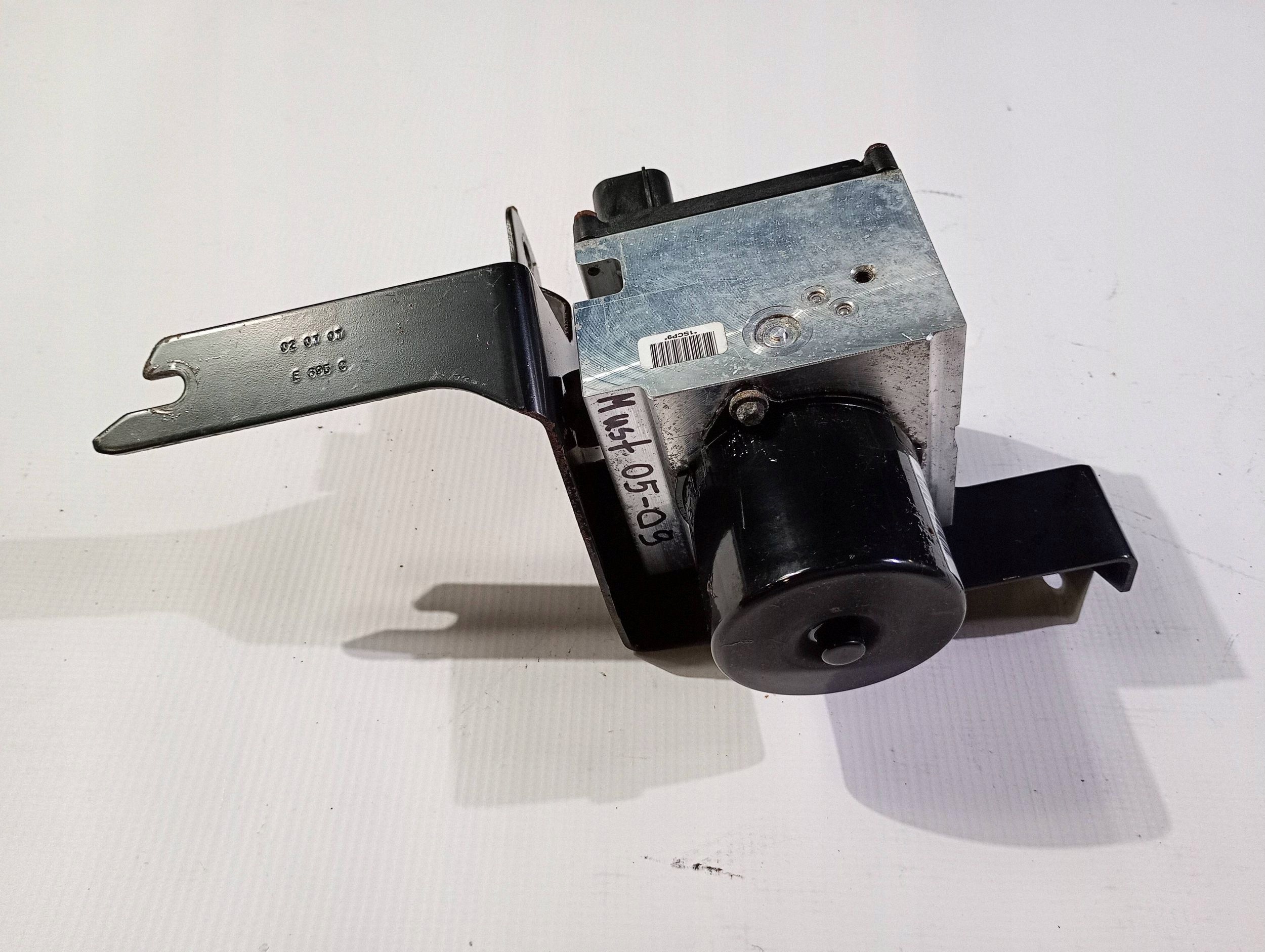 pump ABS control unit brake Ford Mustang GT 4.6 2005-2010
