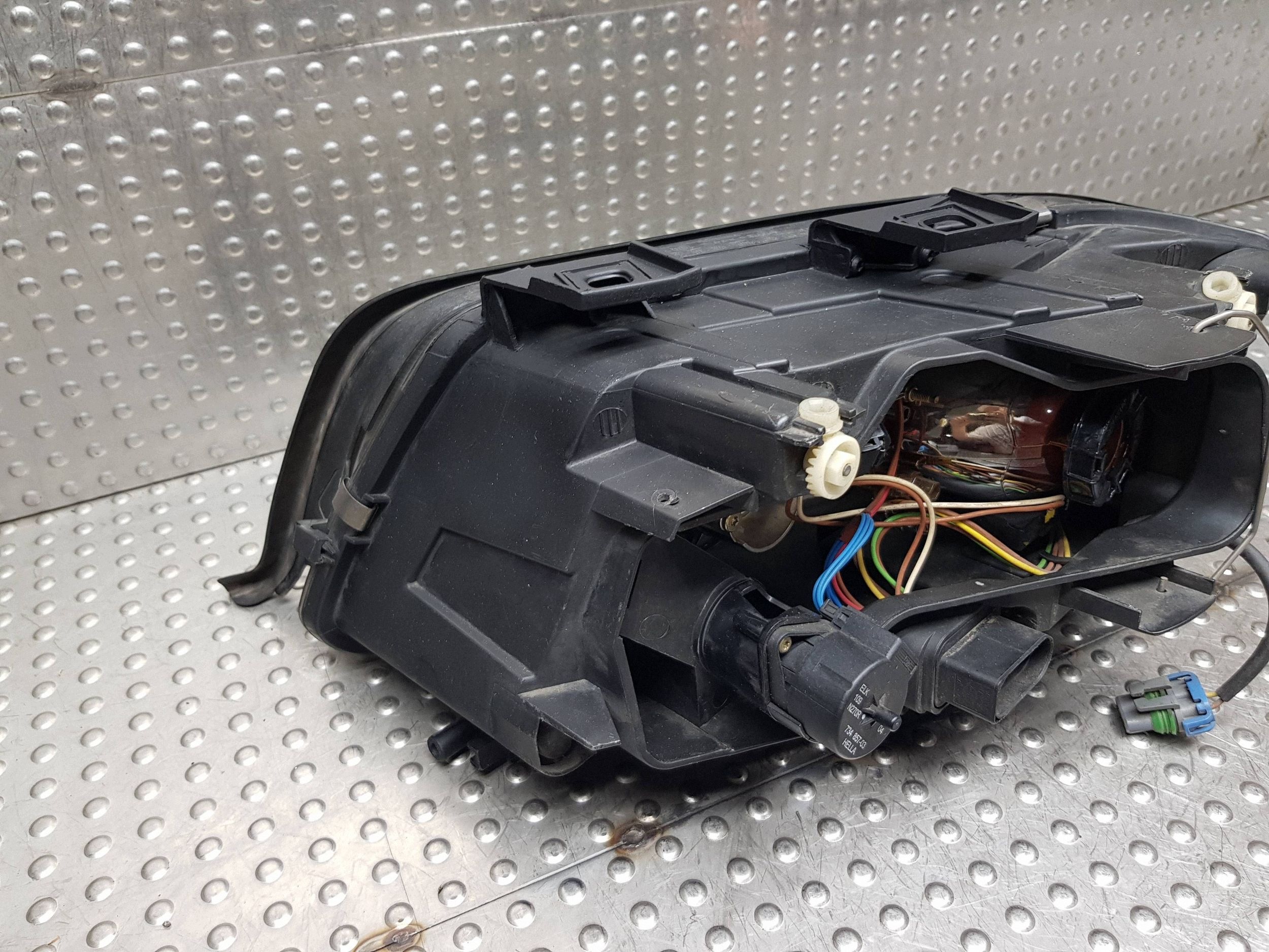 REFLEKTOR right front XENON 10 PIN AUDI A6 C5