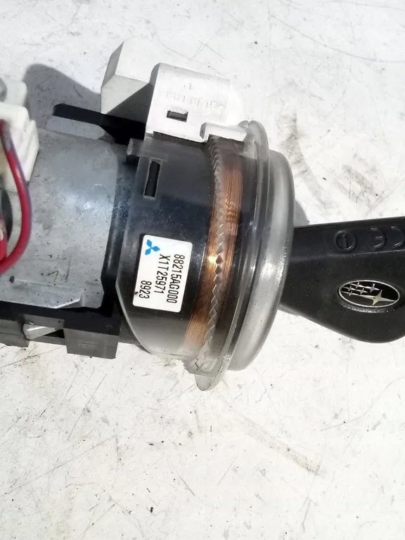 Subaru Legacy IV 4 Zündschloss z kluczykiem 88215AG00