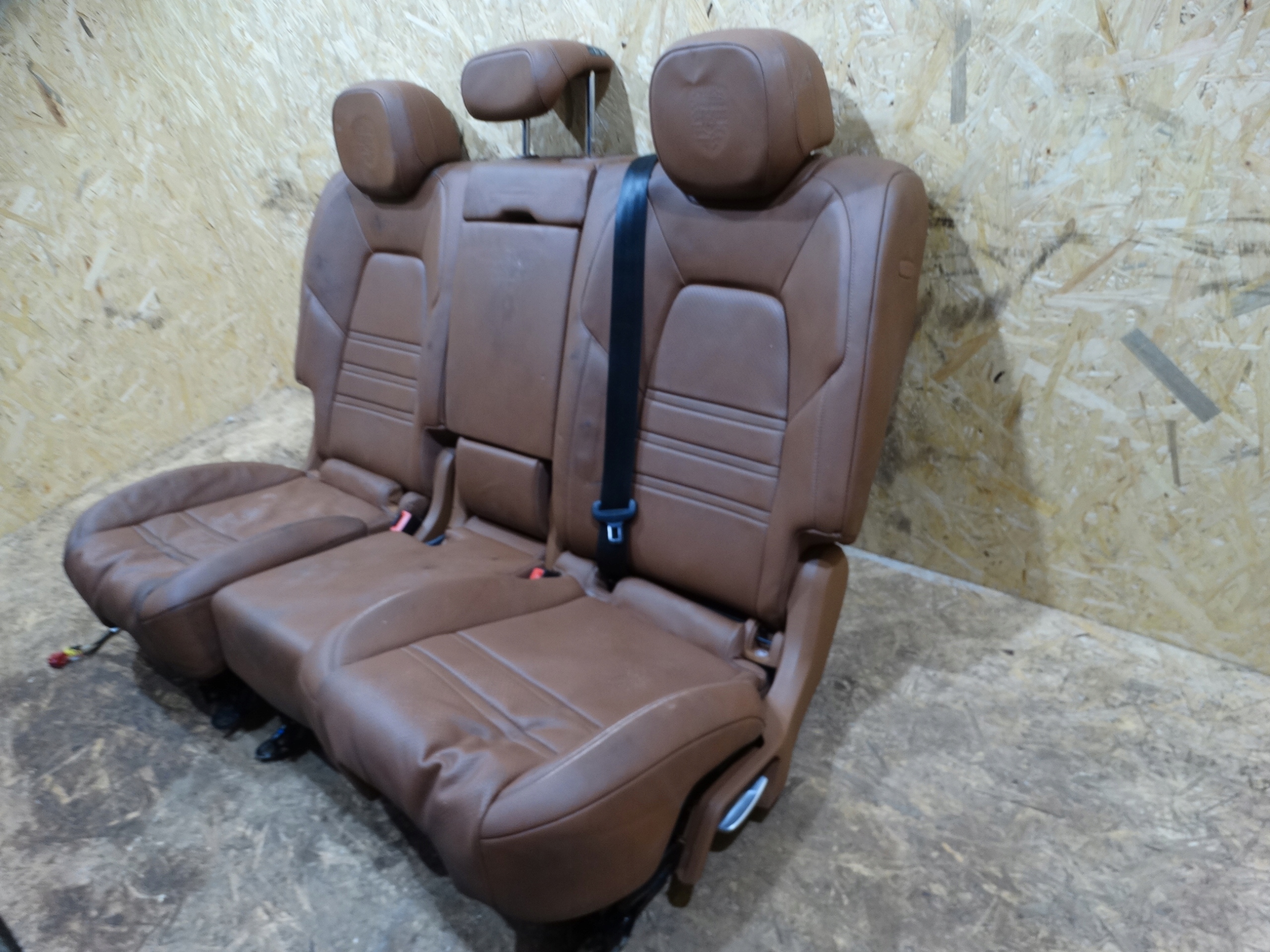 seat rear support PORSCHE CAYENNE 9Y 1