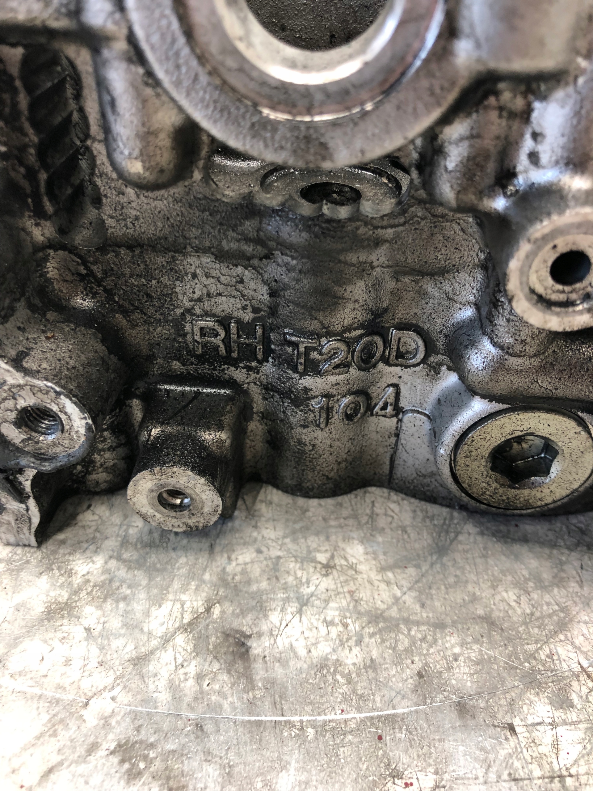TESTATA SUBARU LEGACY IV 2.0D EE20