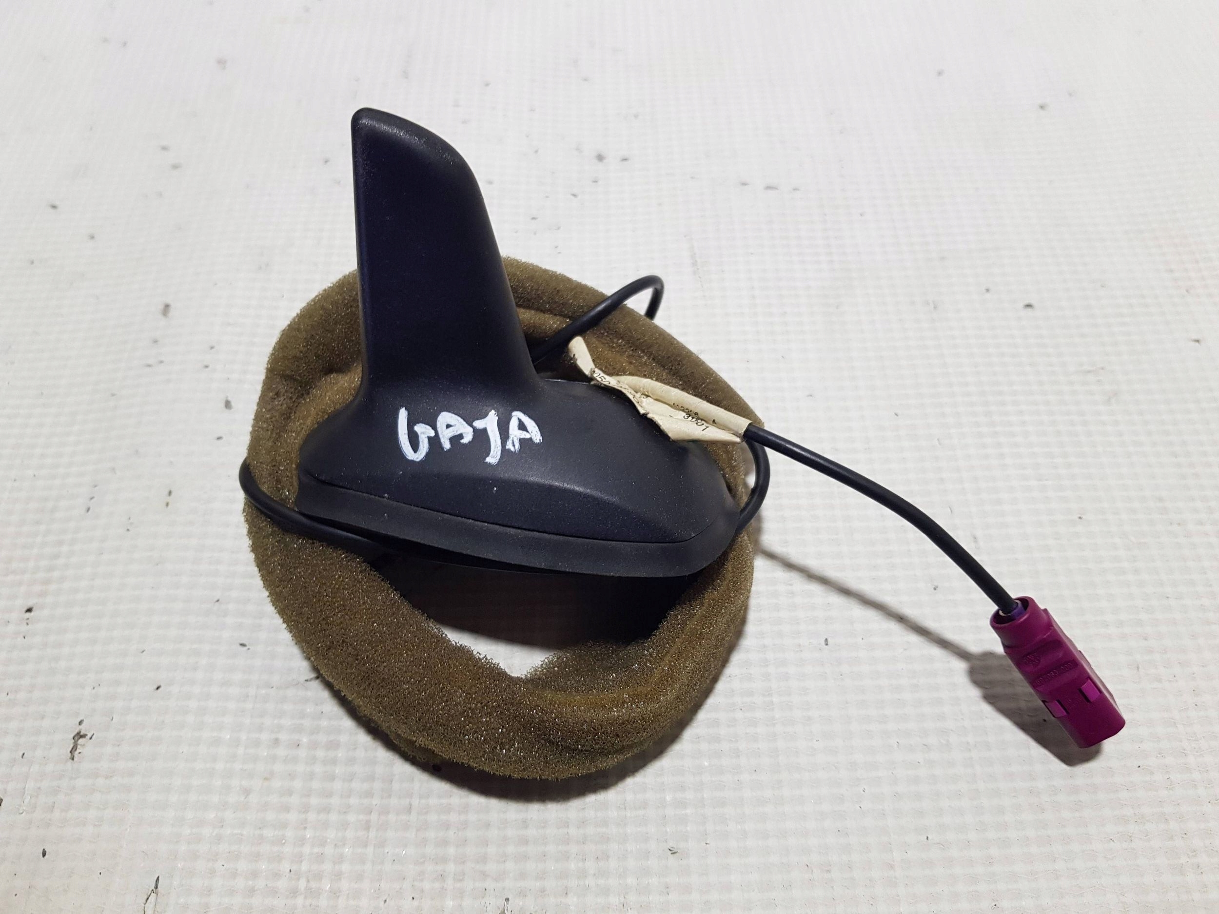 ANTENA dach GPS MERCEDES W204 2049050036