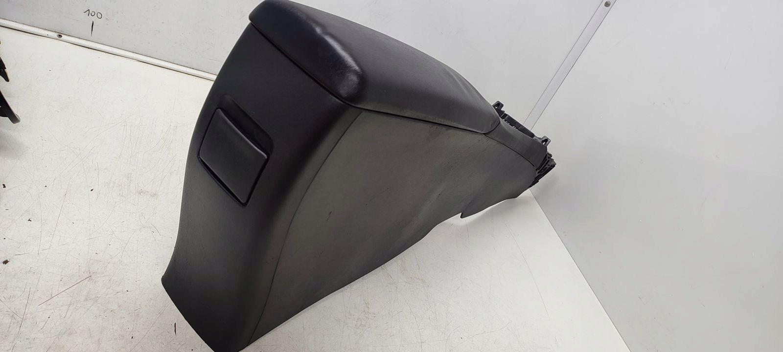 bracciolo tunel Toyota Avensis T27