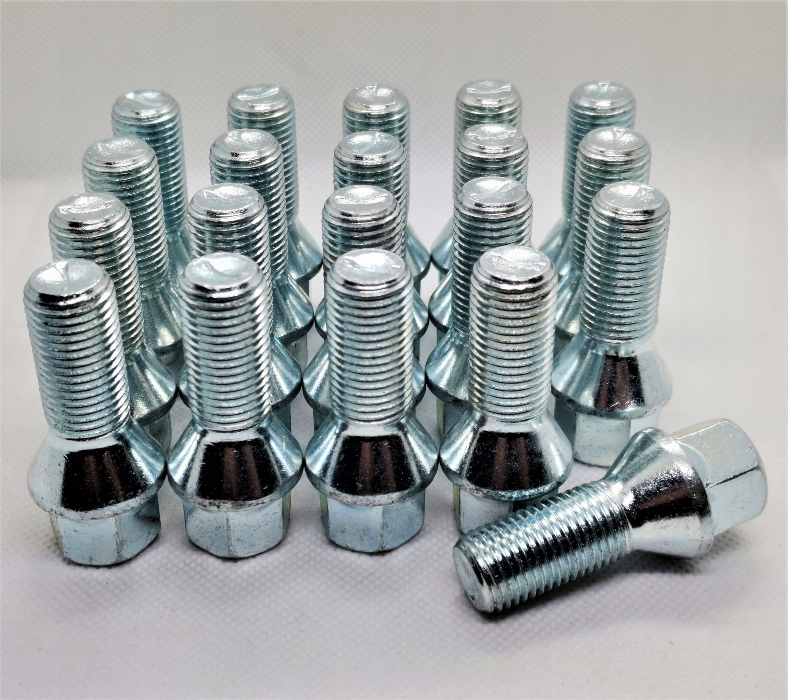 Niemieckie Śruby 14x1,5 28s VW Seat Skoda Audi alu Producent Alcar