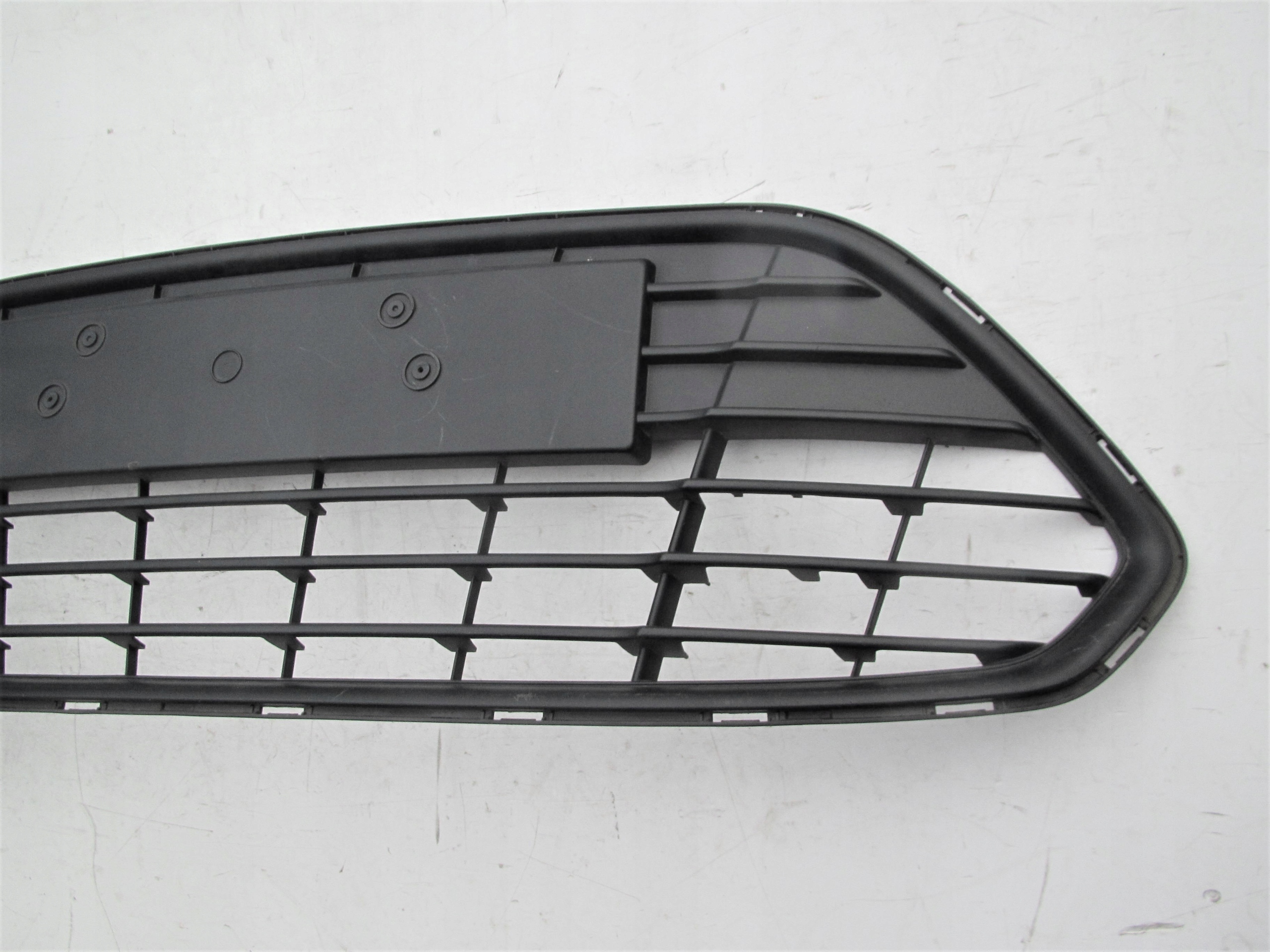FORD MONDEO MK4 LIFT 10-15 grille central grid