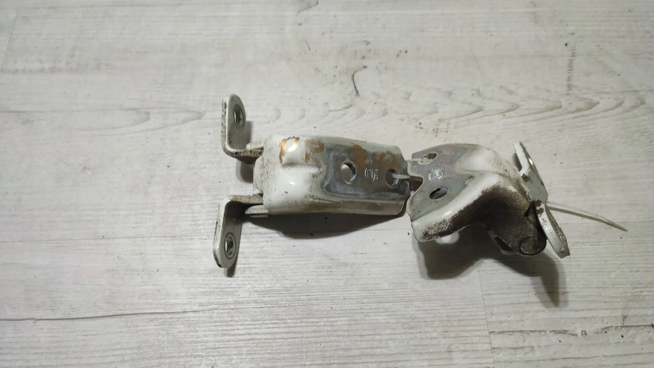 KIA Rio IV 18r front side right hinges door