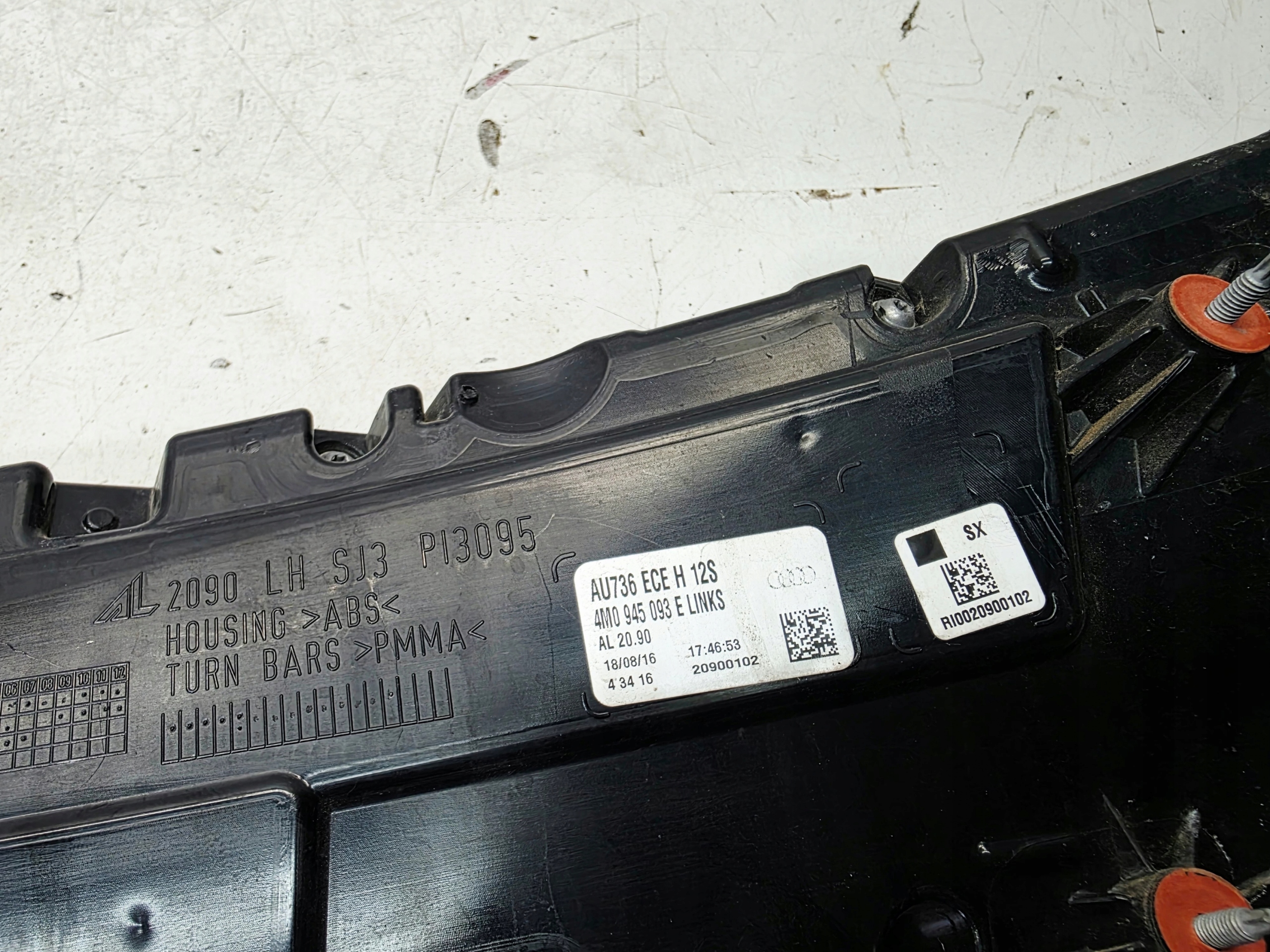 light left rear part LED AUDI Q7 4M 4M0945093E