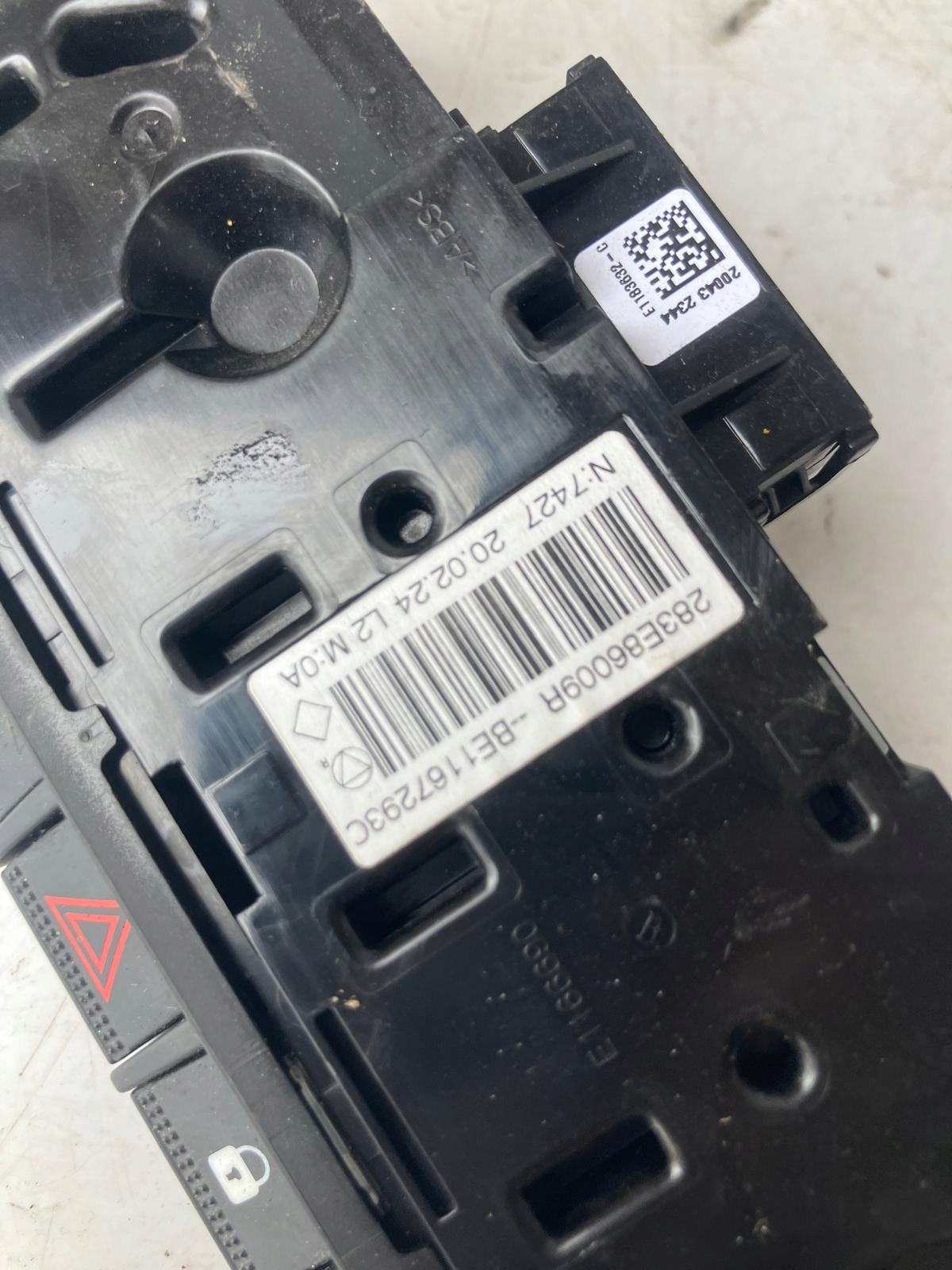 PANEL Commandes RENAULT CLIO V 283E86009R
