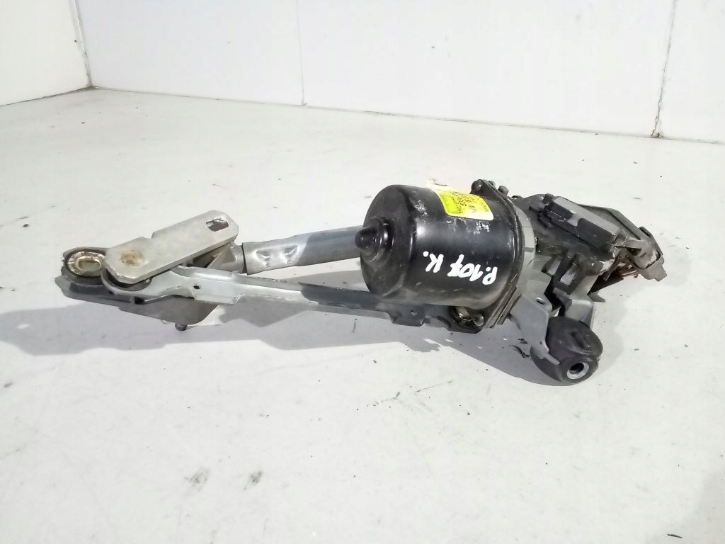 Peugeot 107 wiper mechanism front