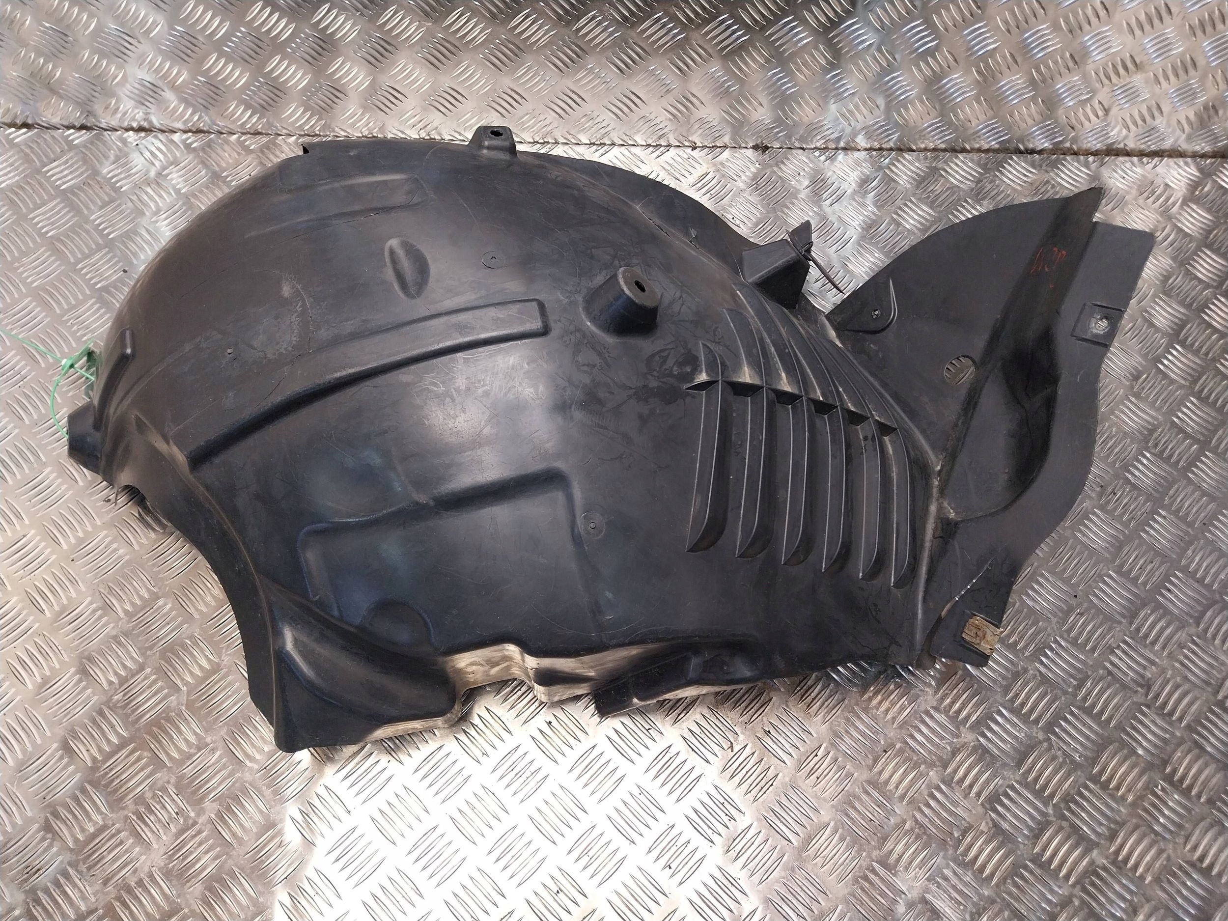 mudguard left front part front A2126905430 MERCEDES E W212