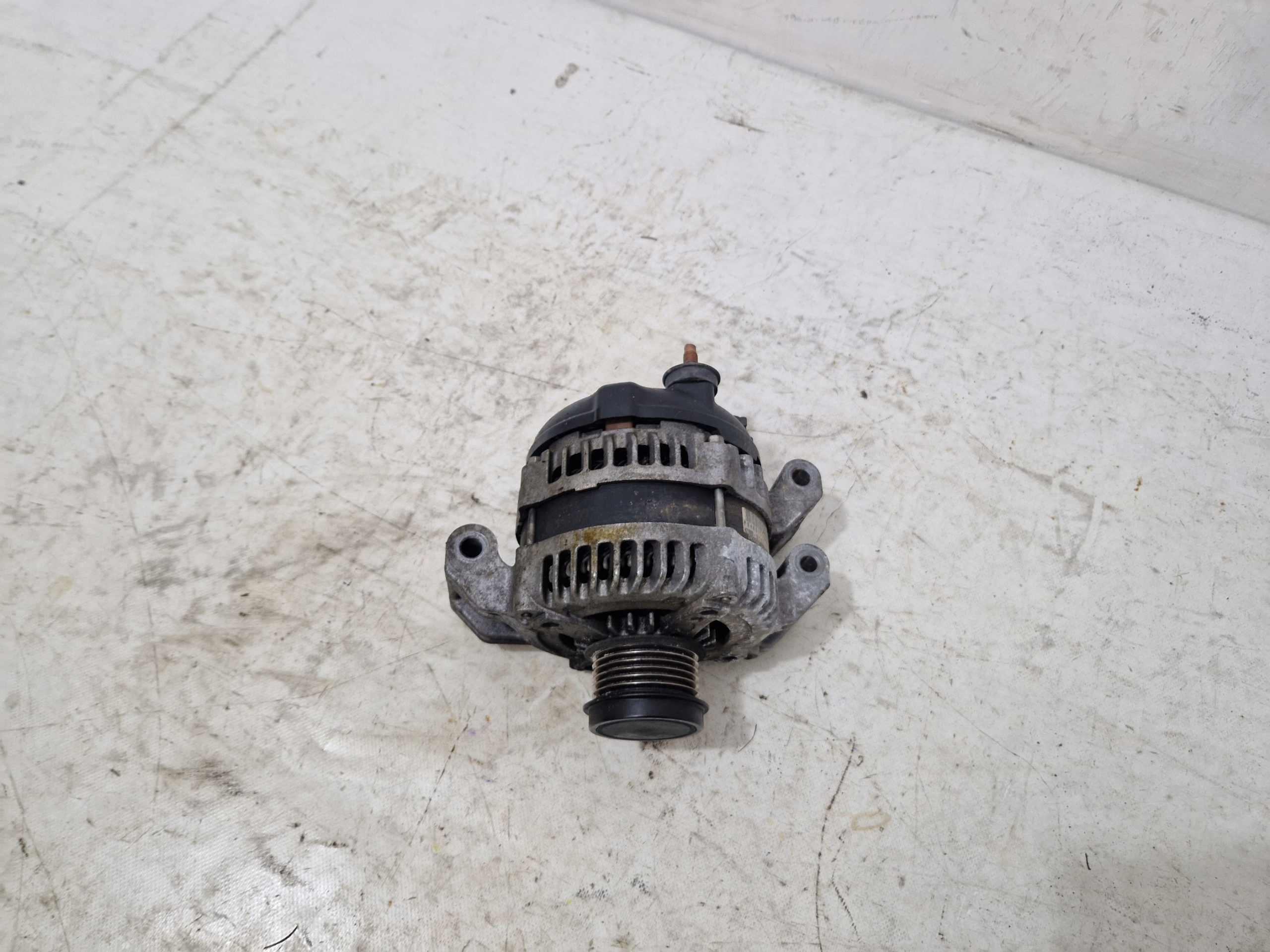 DODGE CHARGER CHALLENGER 2019 3.6 V6 alternator original 04801779AH