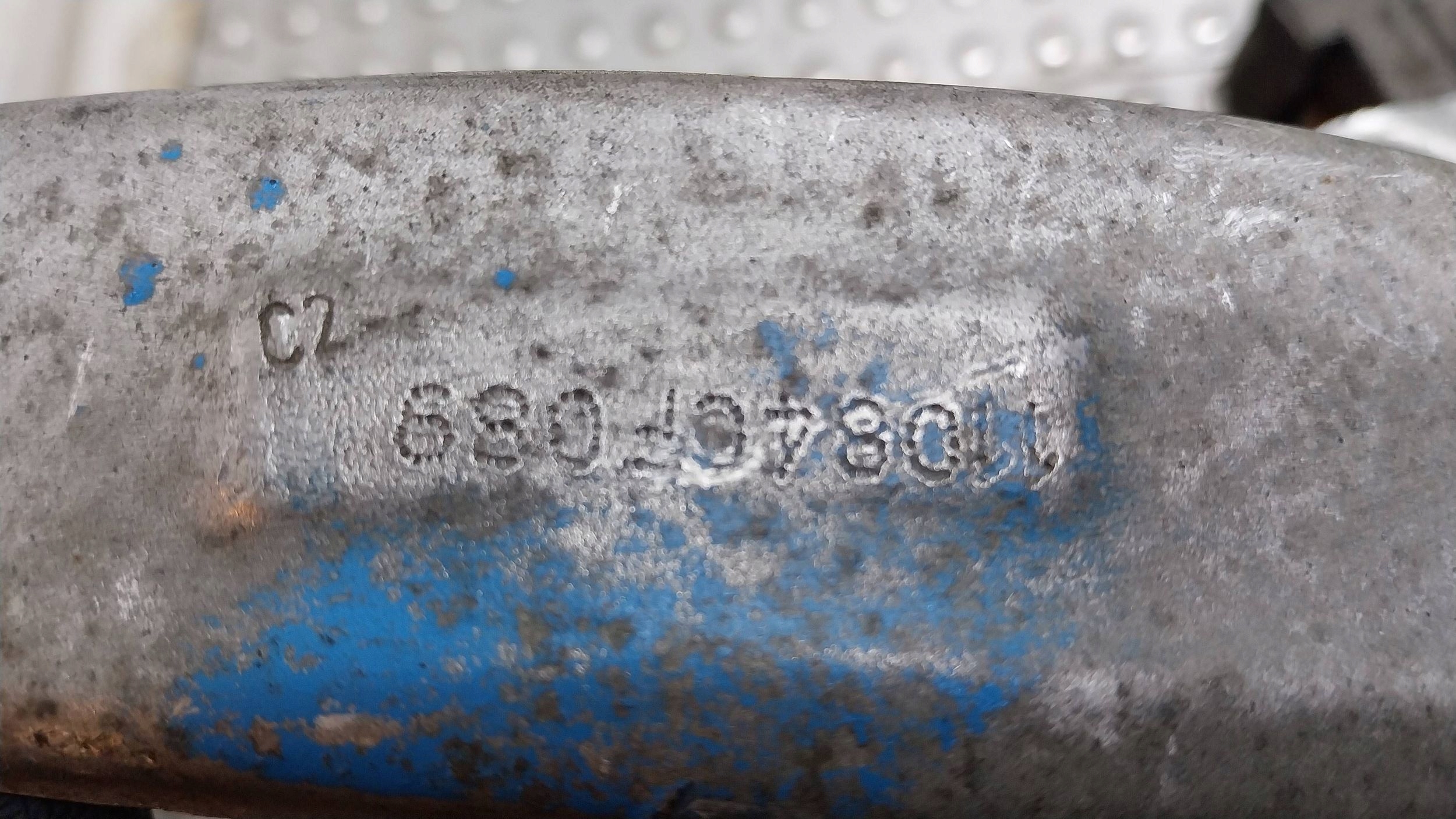 otoč čepu pravý předek 8K0407254B AUDI A4 B8 A5 Q5 8R