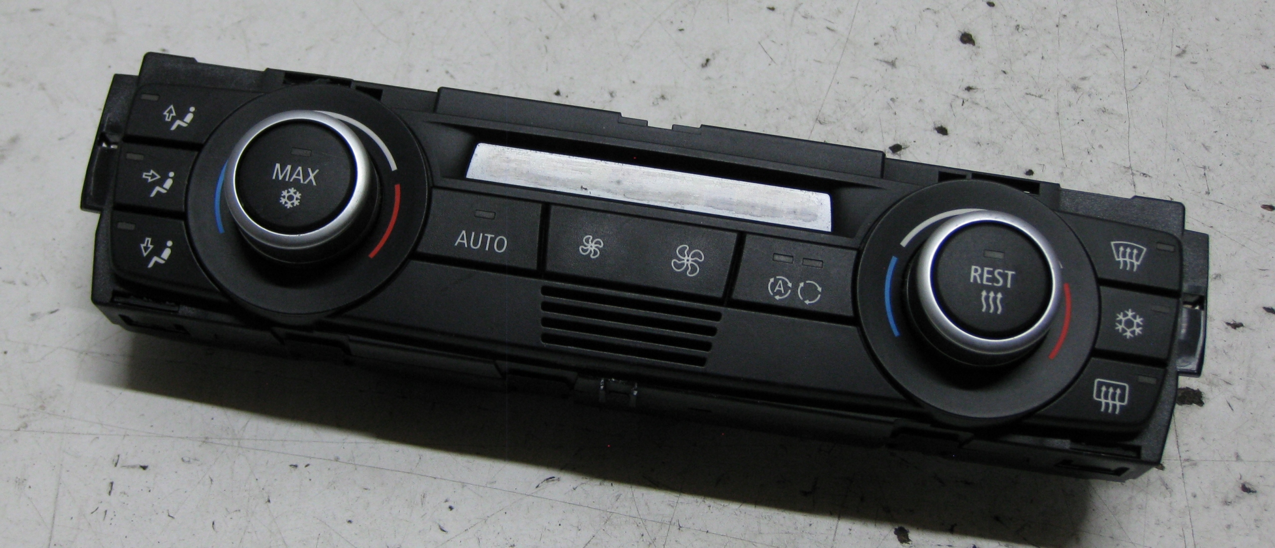 BMW E87 2.0 et 08R Unite commande clima 9182287