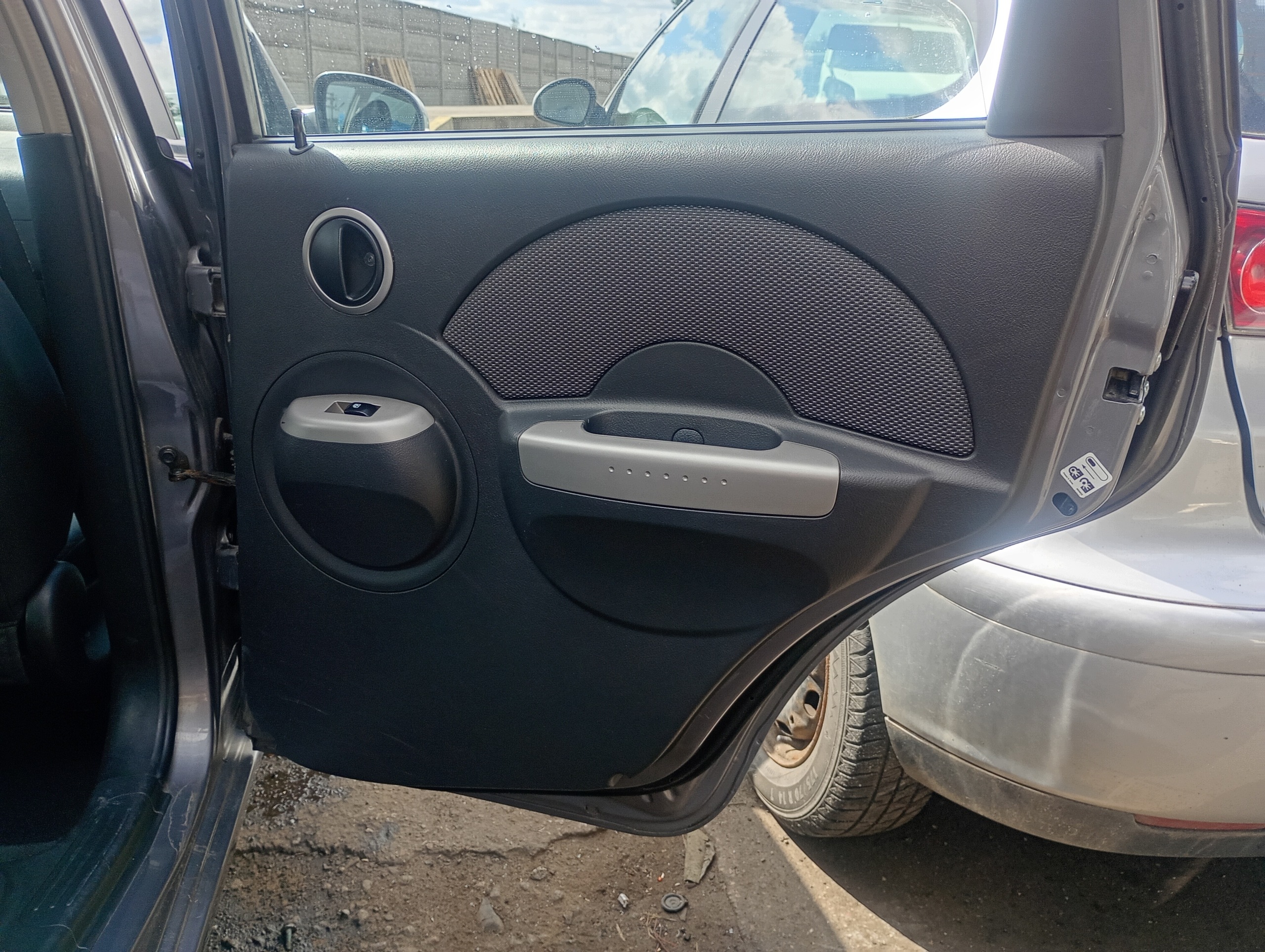 upholstery side right rear part Chevrolet Kalos T255 08