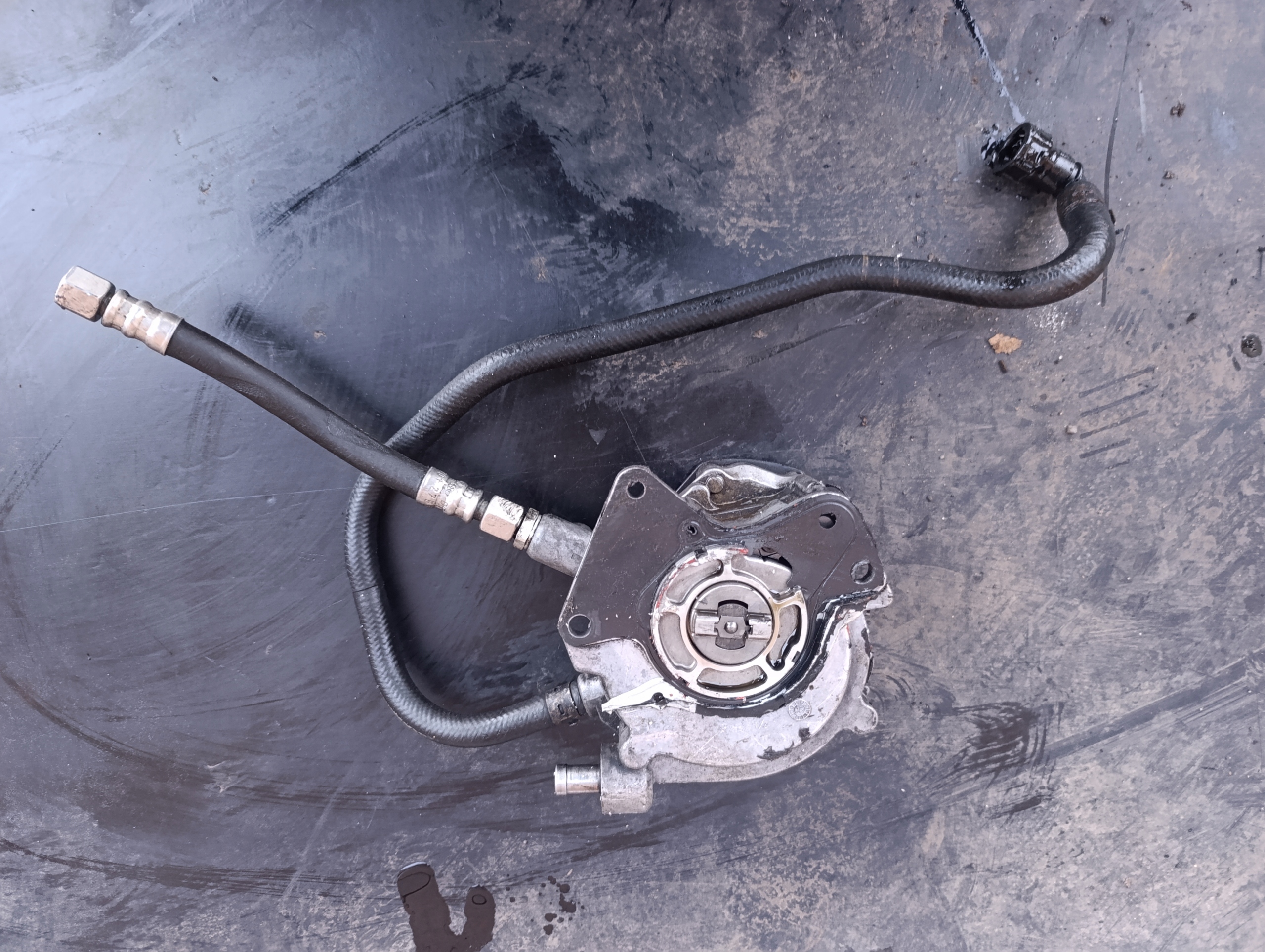 VW T5 2.5 TDI pumpa VACUM