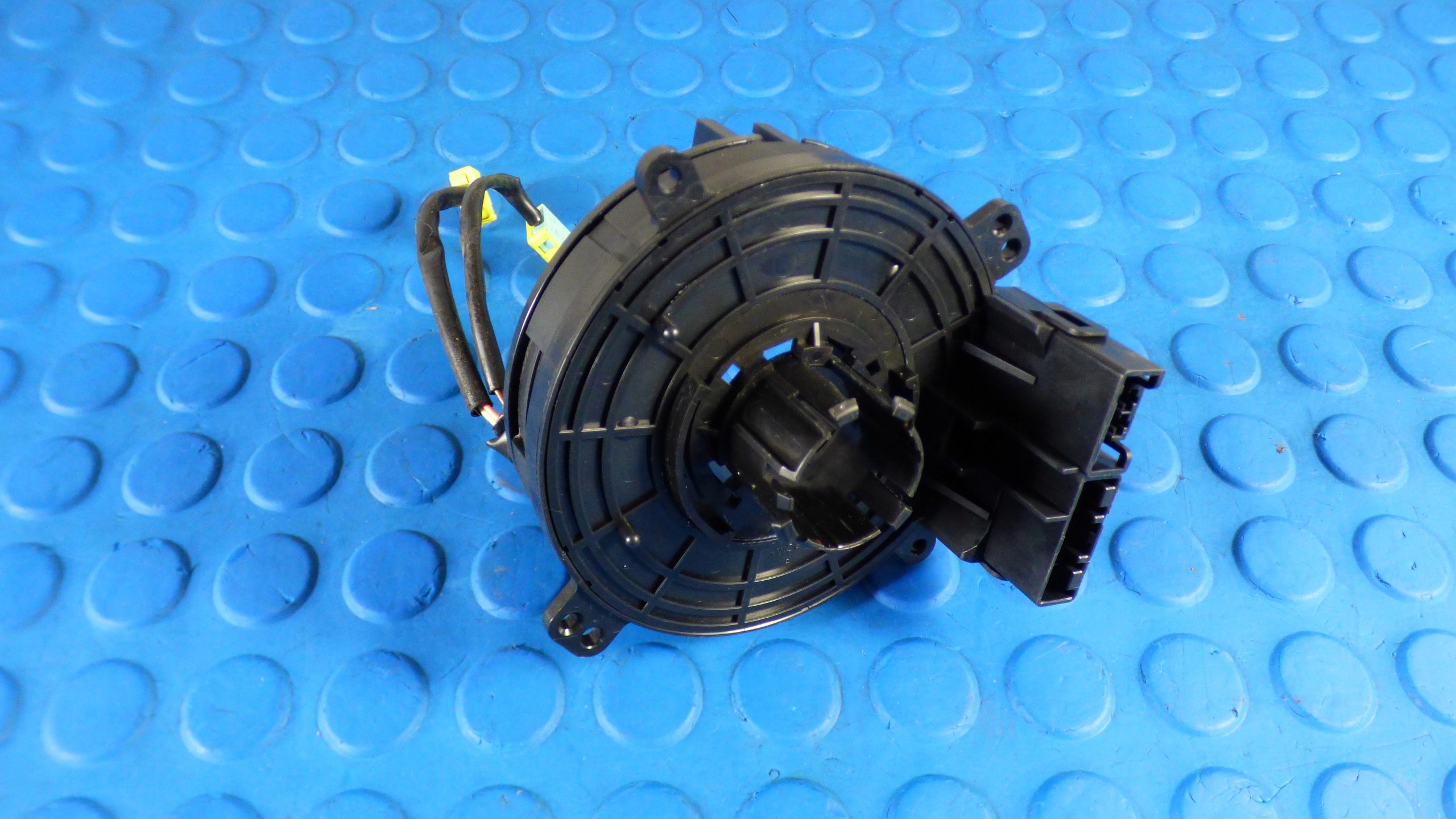 ring zwijak below steering wheel, 22899138 OPEL INSIGNIA A