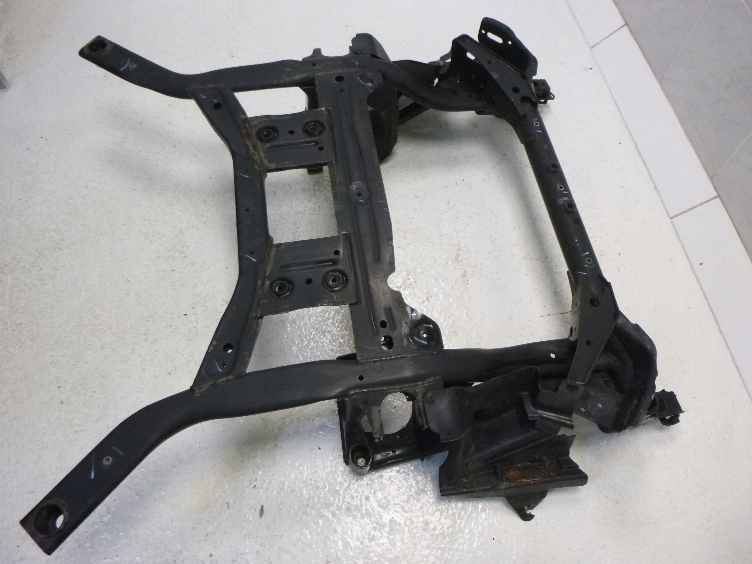 JAGUAR F-PACE X761 axle beam subframe axle beam front