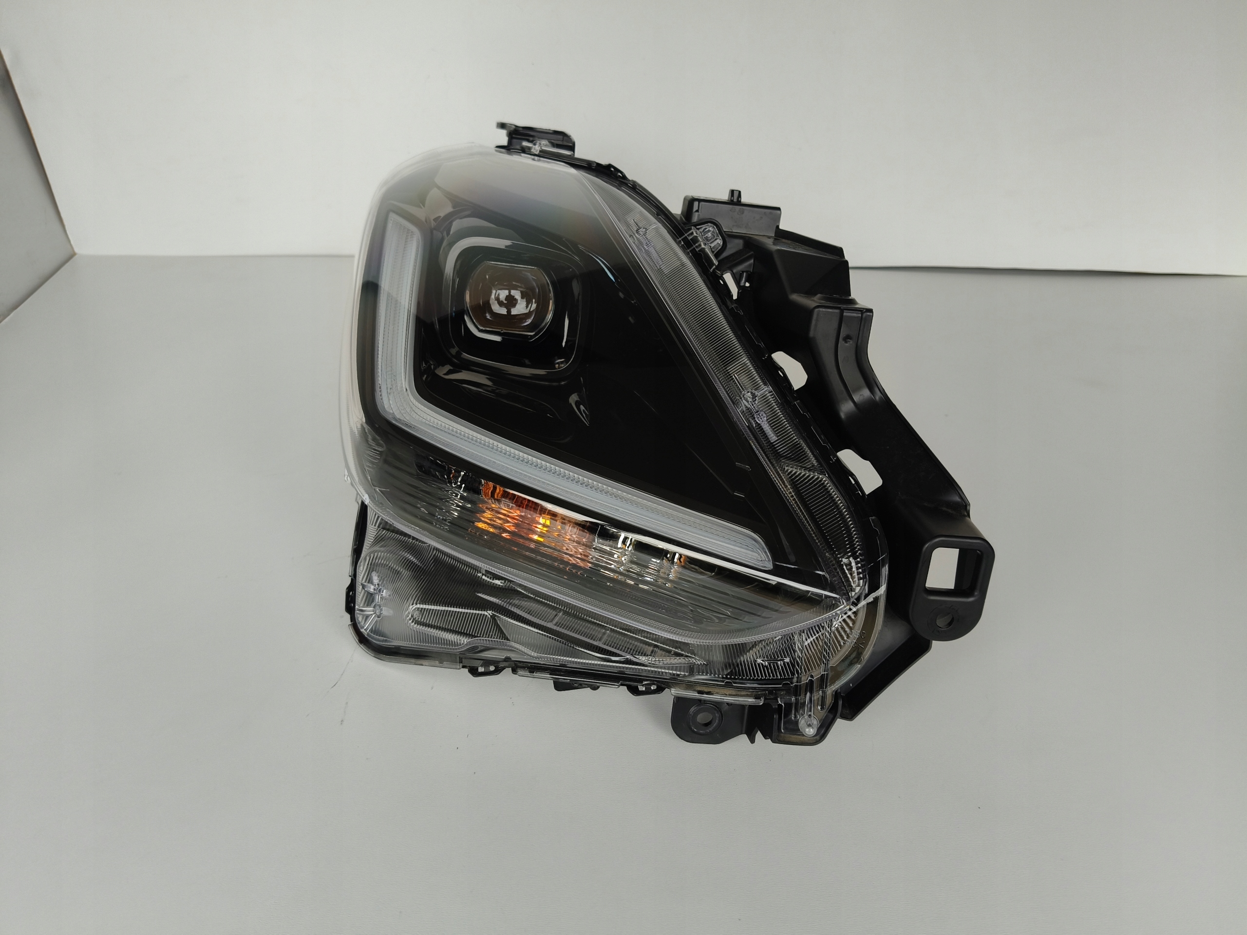 light right REFLEKTOR SUZUKI SWIFT MK9 24- FULL LED