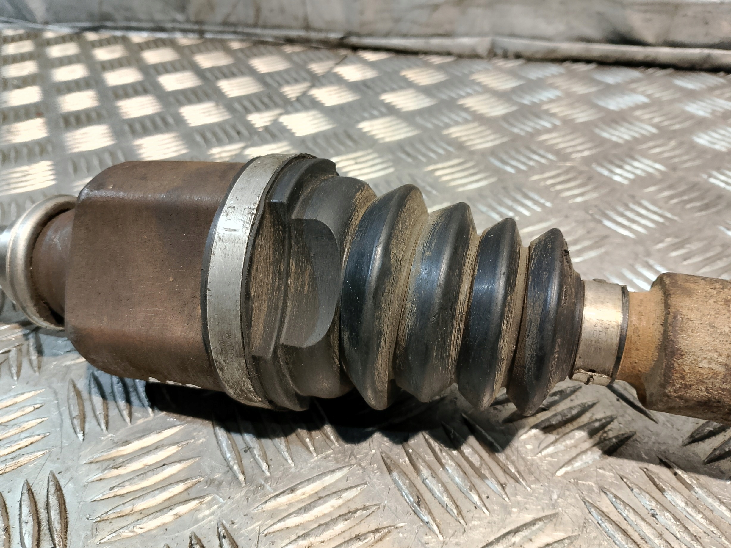 semi-axis left short. RENAULT SCENIC II 2 1.5 DCI 8200432516