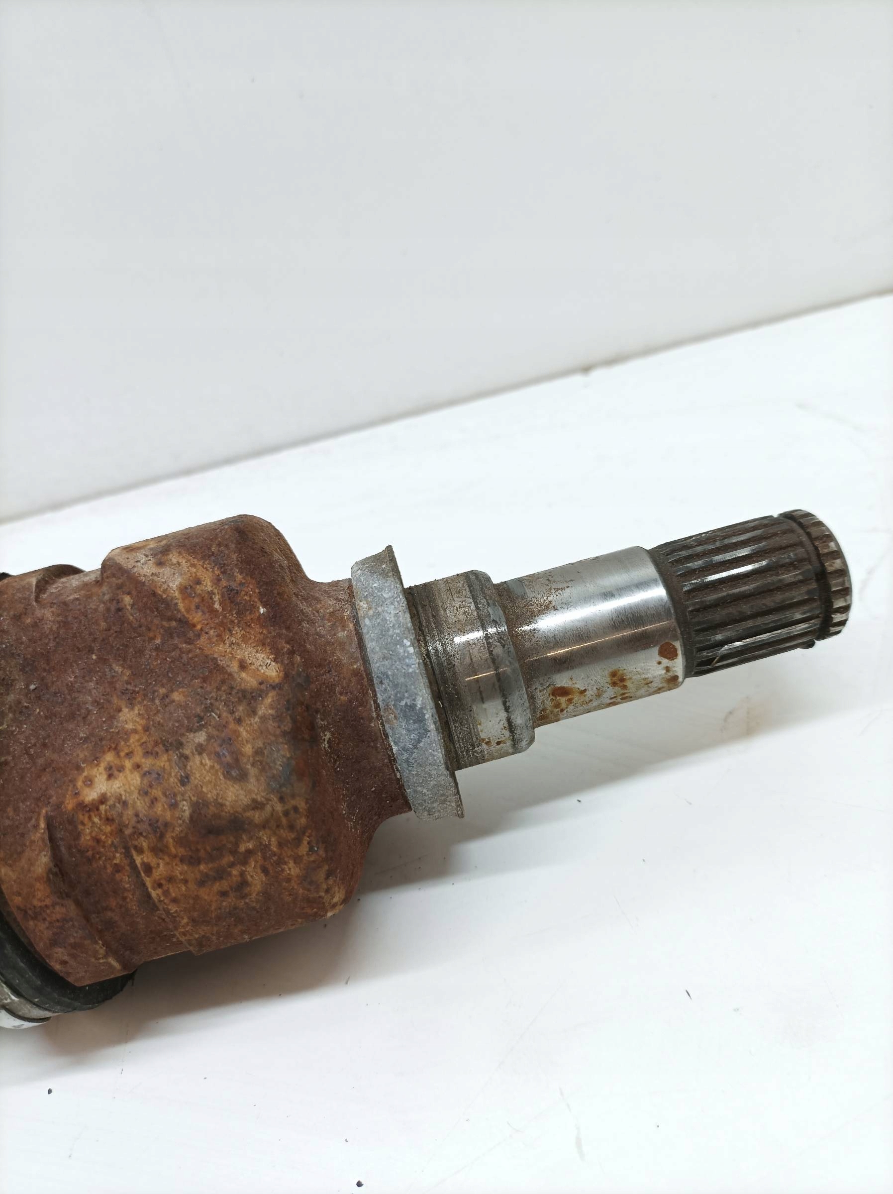 semi-axis left front 1.3 B 86 KM 434200D170 Toyota Yaris II (2005-2011)