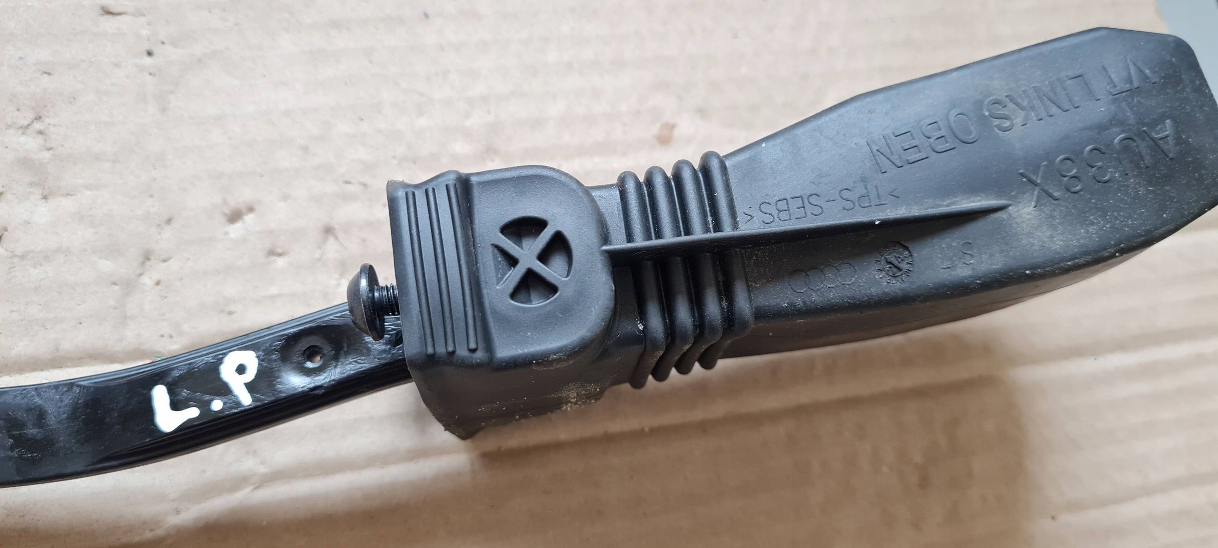 S3 8Y A3 LIFT limiter door front left right 8Y0837249