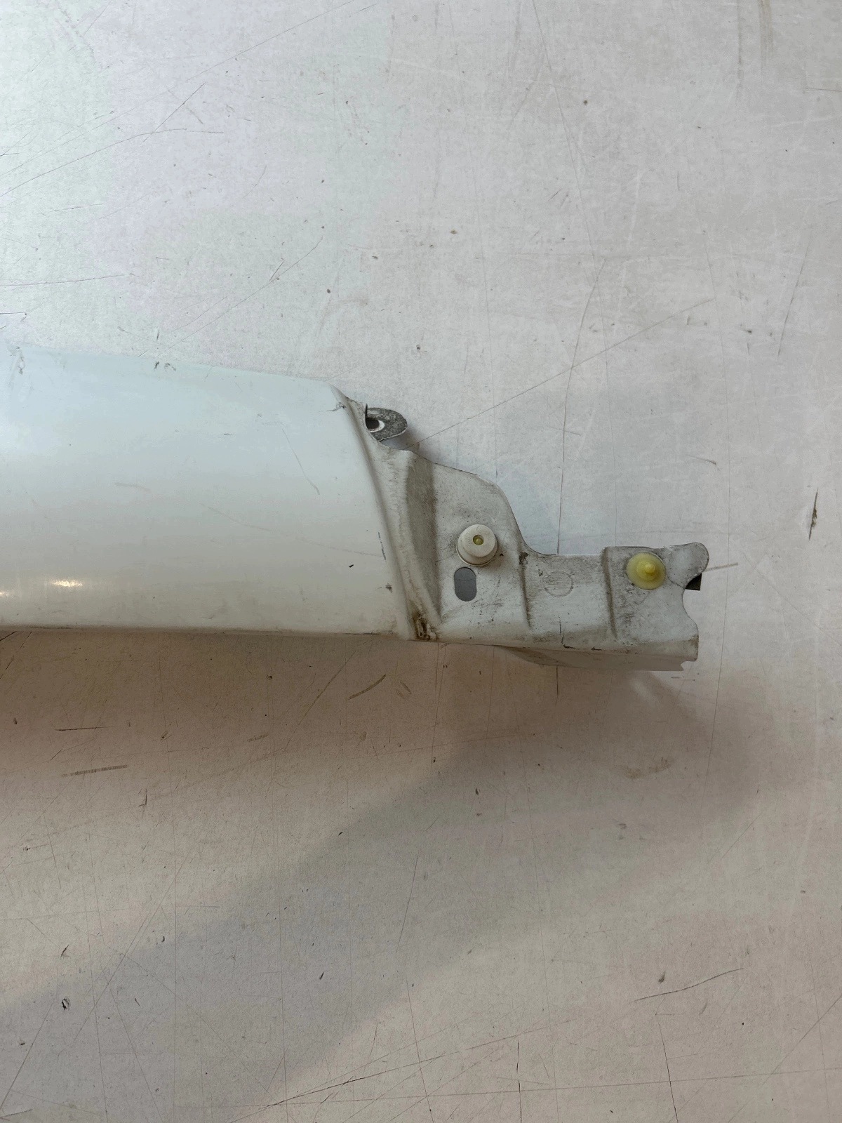 moulding corner cabs fender right Renault Maxity Nissan Cabstar