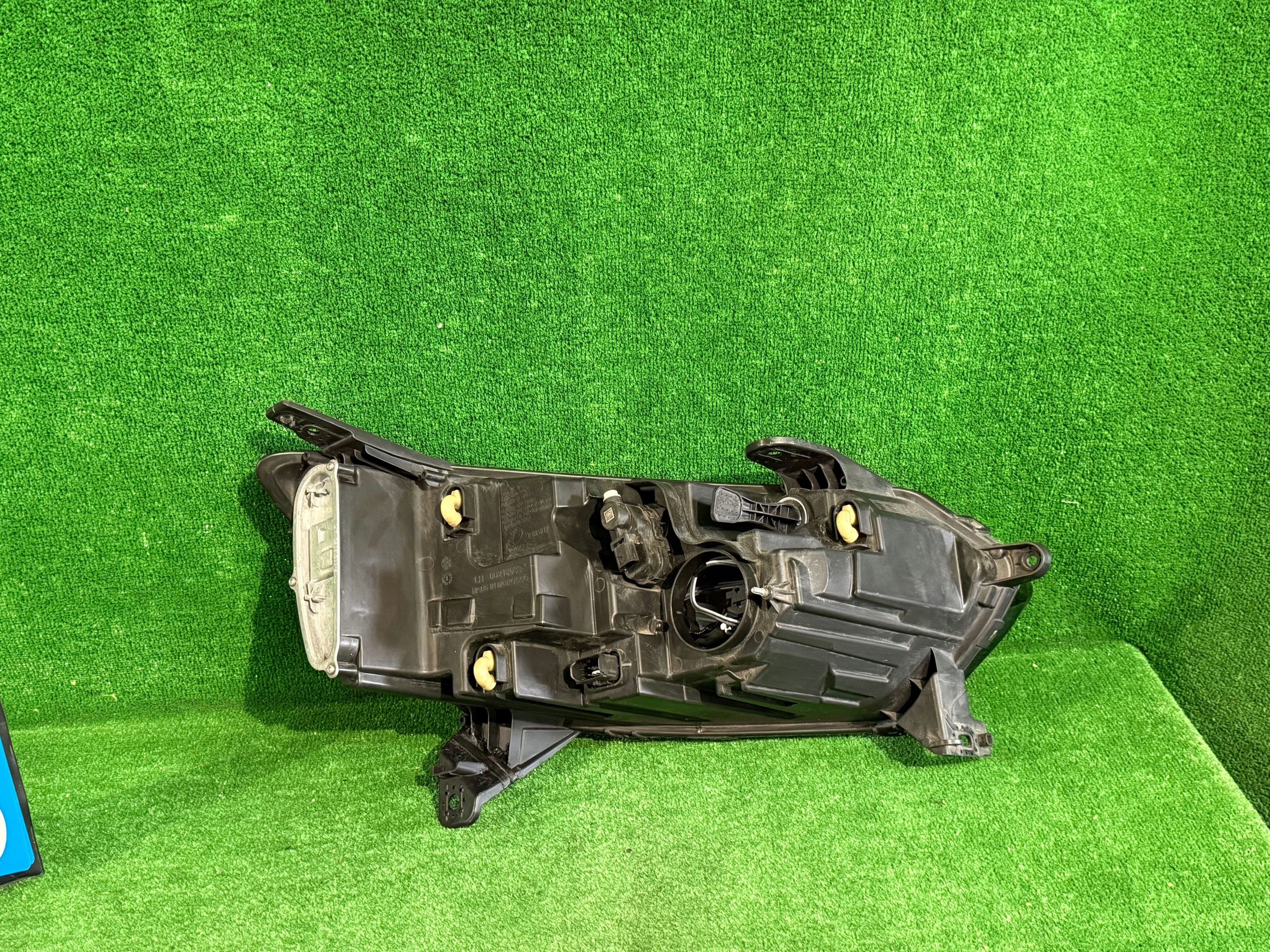 REFLEKTOR links DACIA SANDERO III
