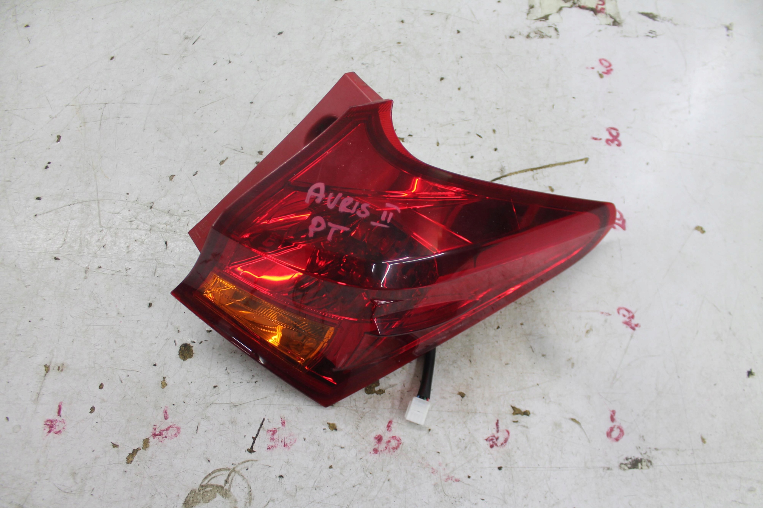 light right rear part rear TOYOTA AURIS II E18 HB 12-15