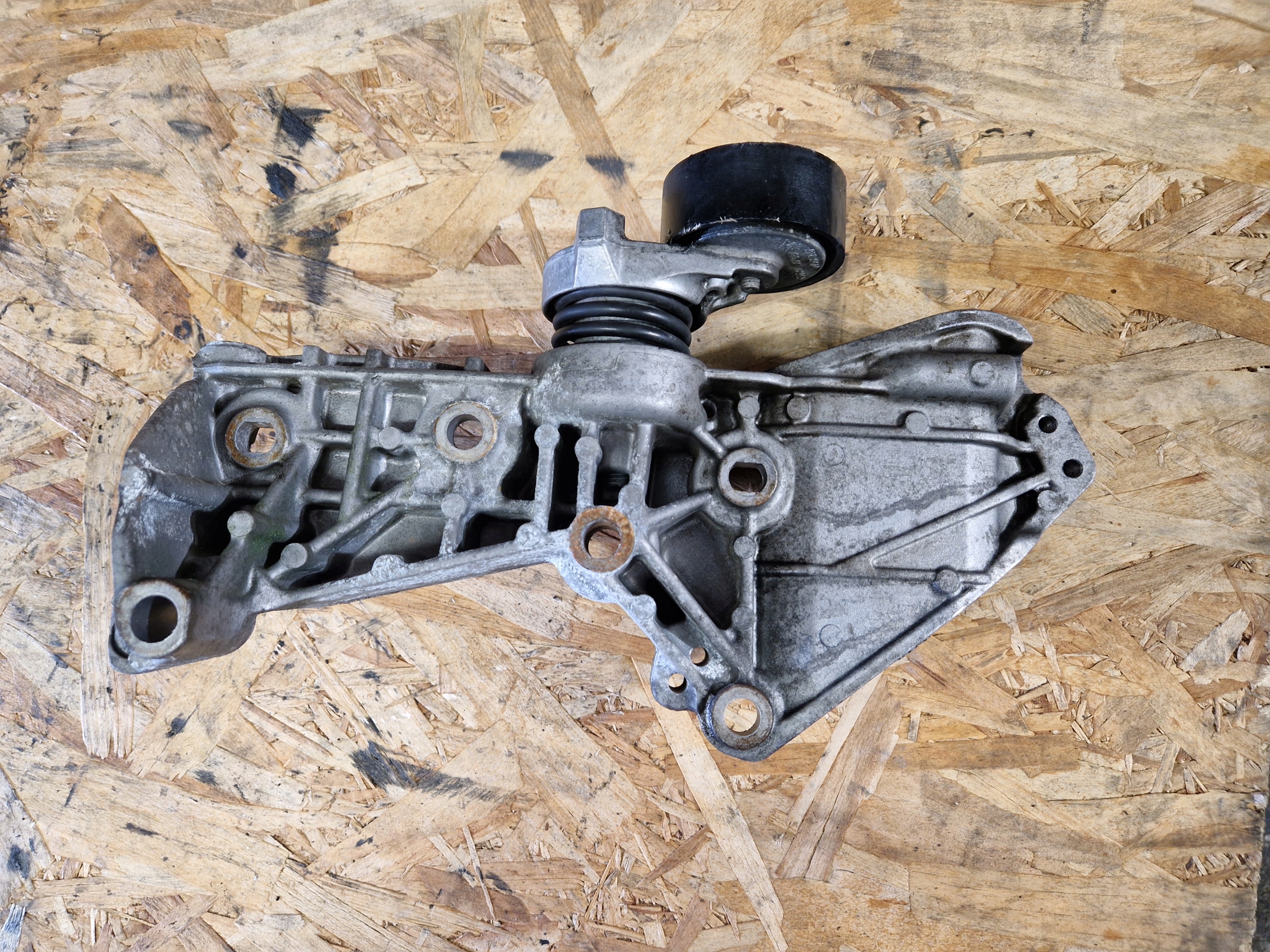 support alternator RENAULT DACIA 1.5DCI 8200669494