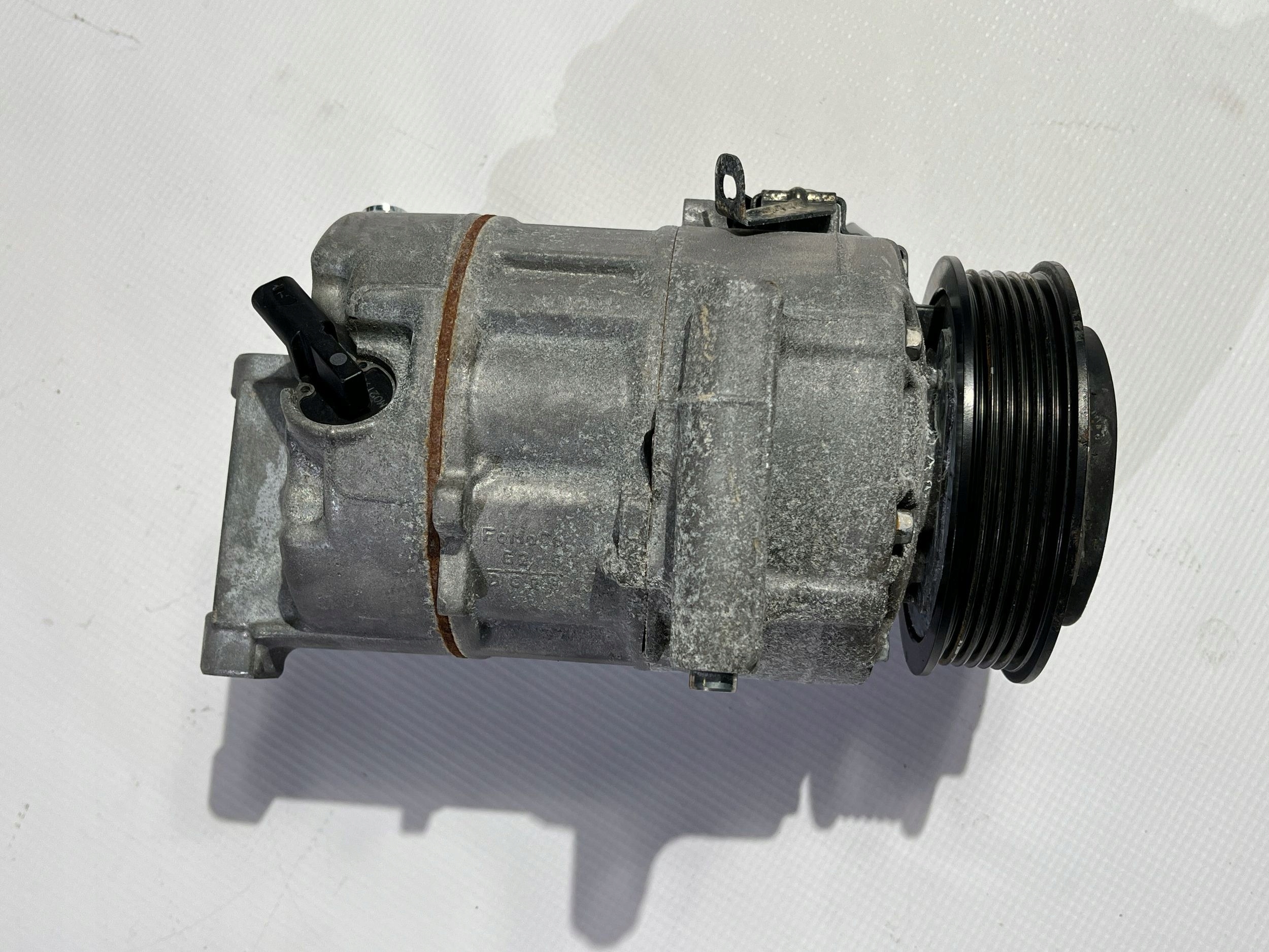 compressor compressor; of the air conditioning Ford Explorer VI 3.0 2020