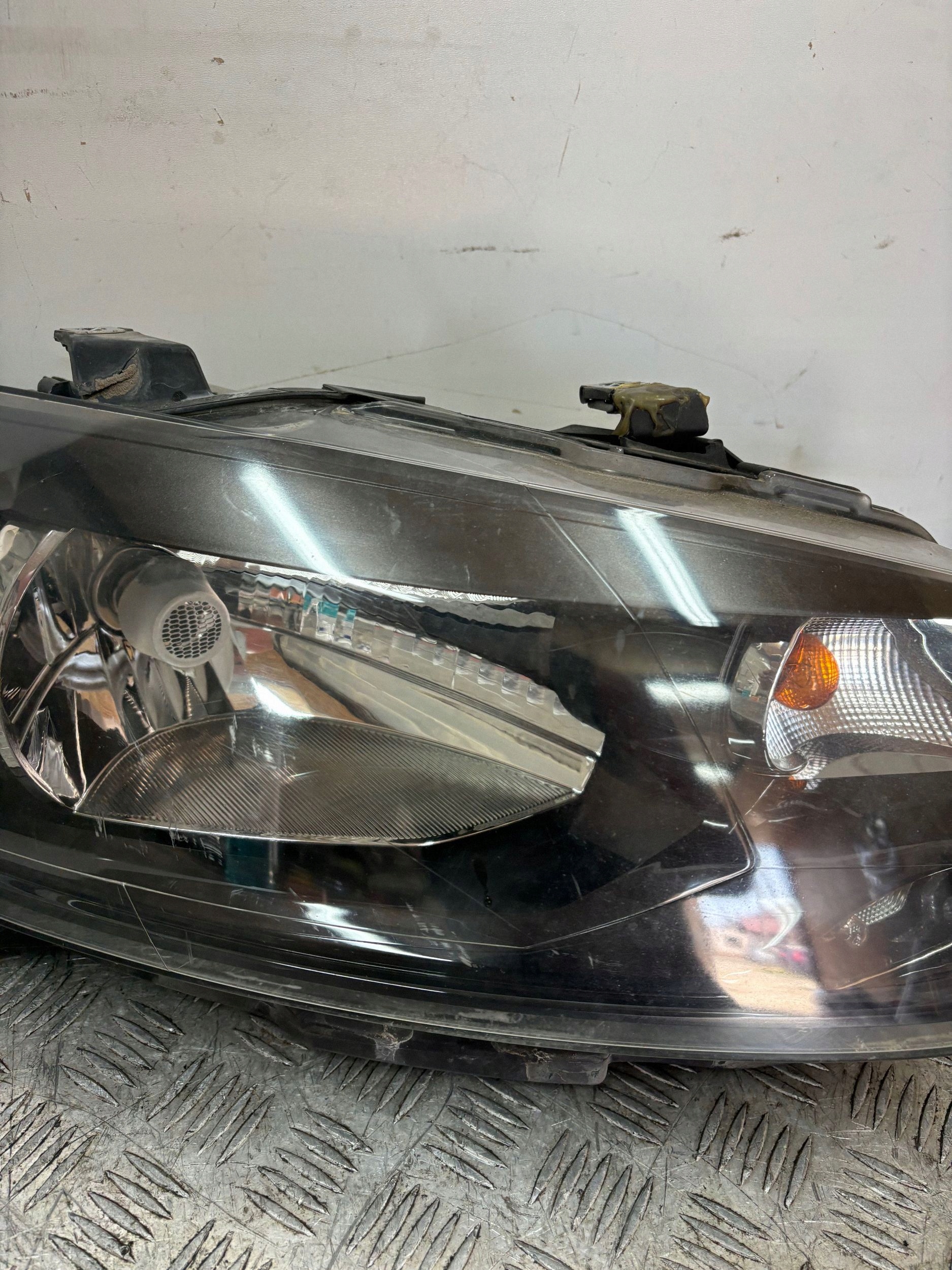 REFLEKTOR light right VW POLO 6R 09