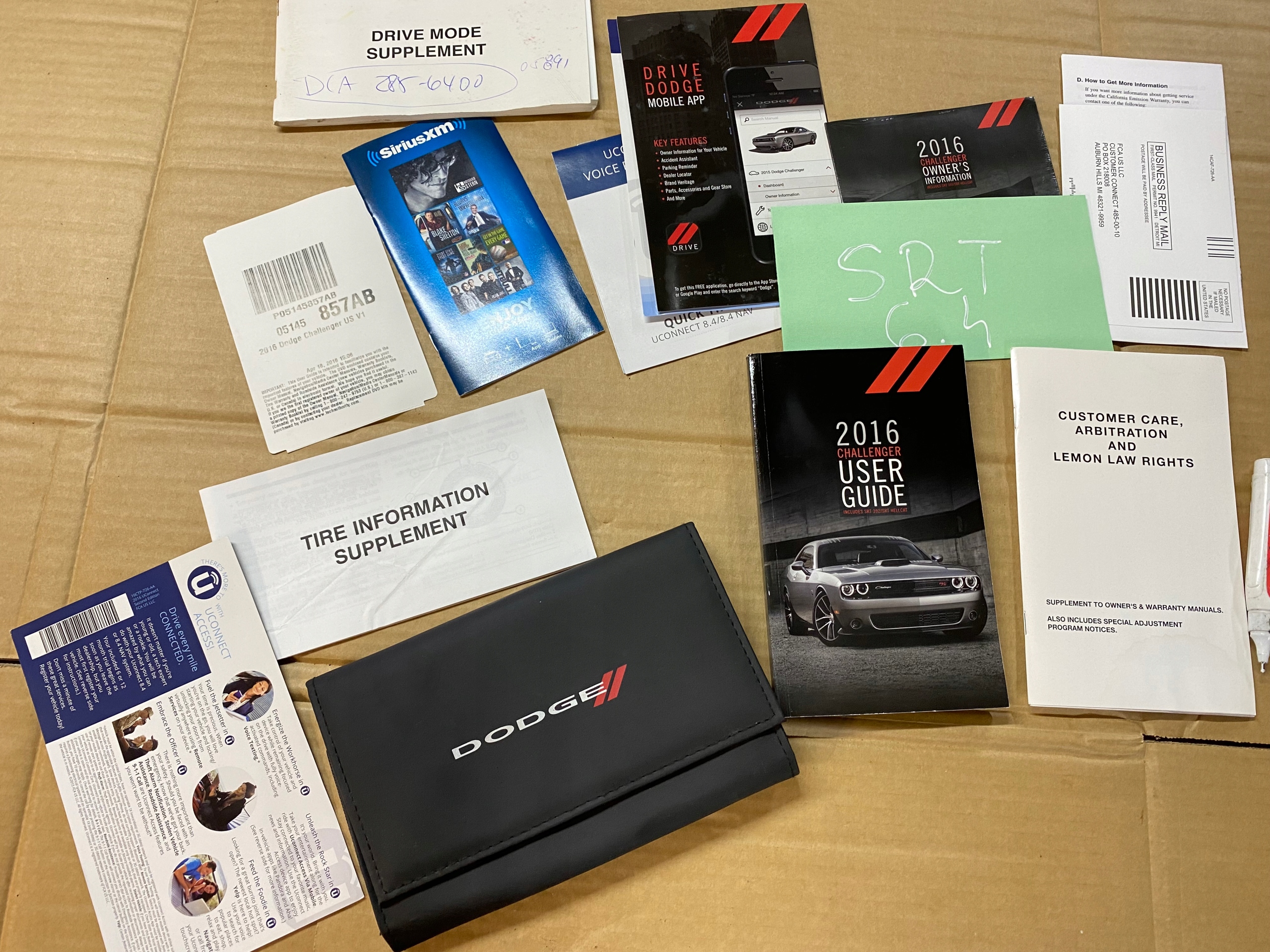 ETUI DOKUMENTY DODGE CHALLENGER SRT 6 4 2016R