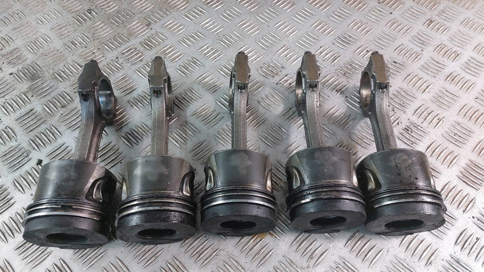 TŁOK + KORBOWÓD M57D25 M57D30 Typ silnika Diesel