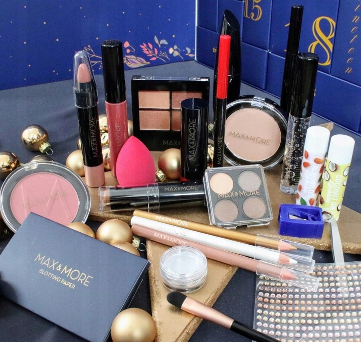 ZESTAW KOSMETYKÓW KALENDARZ ADWENTOWY ŚWIĄTECZNY ODLICZANIE 24 DNI ŚWIĘTA ! Stan opakowania oryginalne