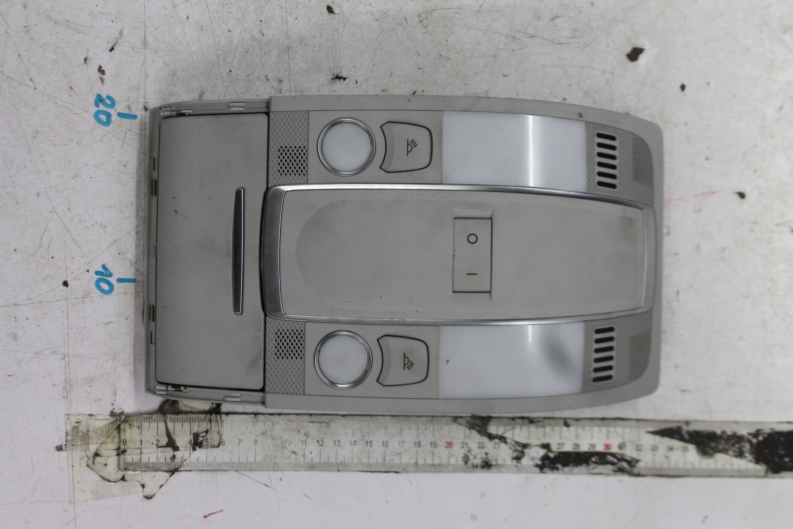 světlo střechy předek 4F0947135BQ AUDI A6 C6 04