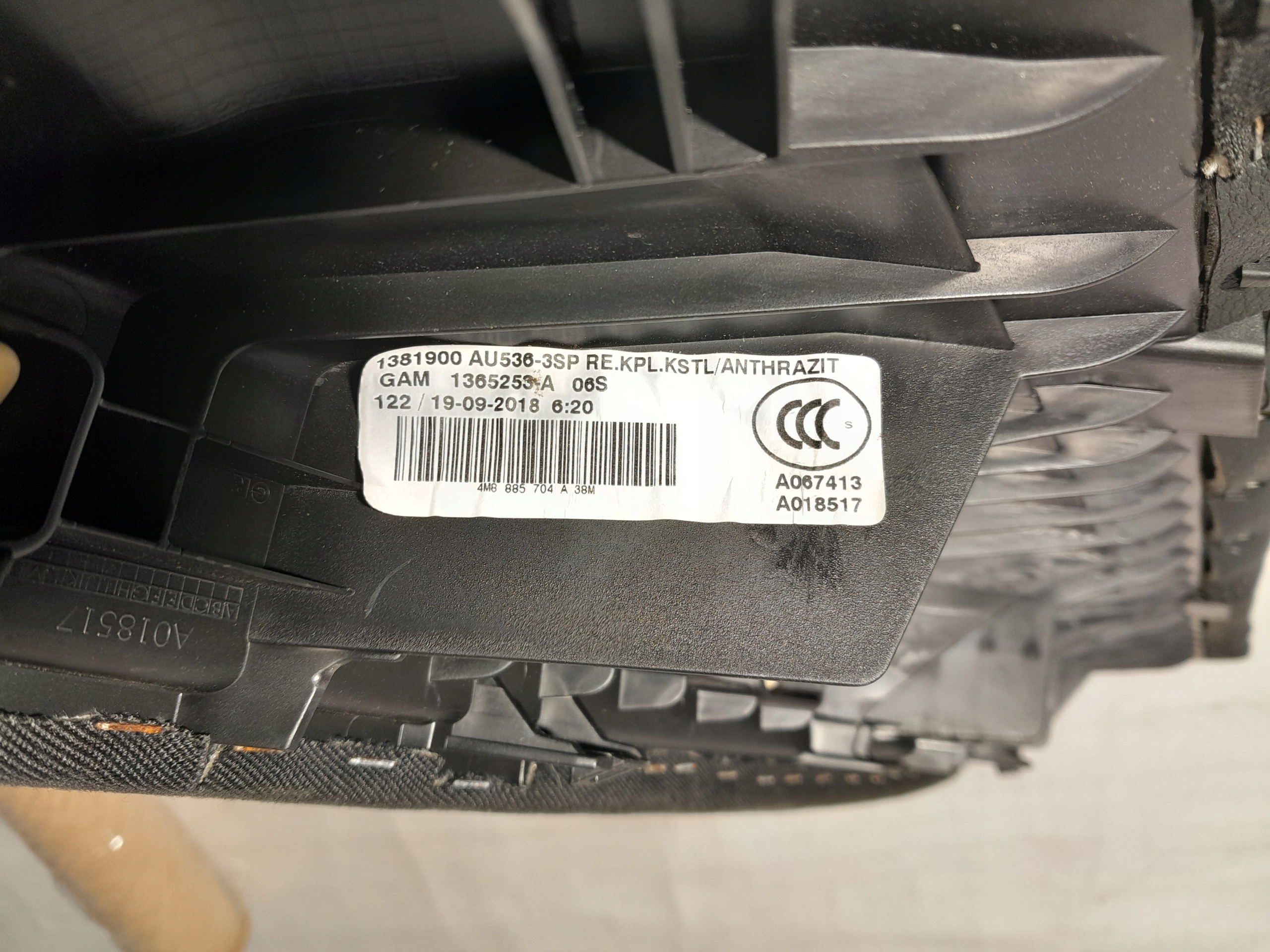 AUDI Q8 4M upholstery side KANAPY right rear part 4M8885704A