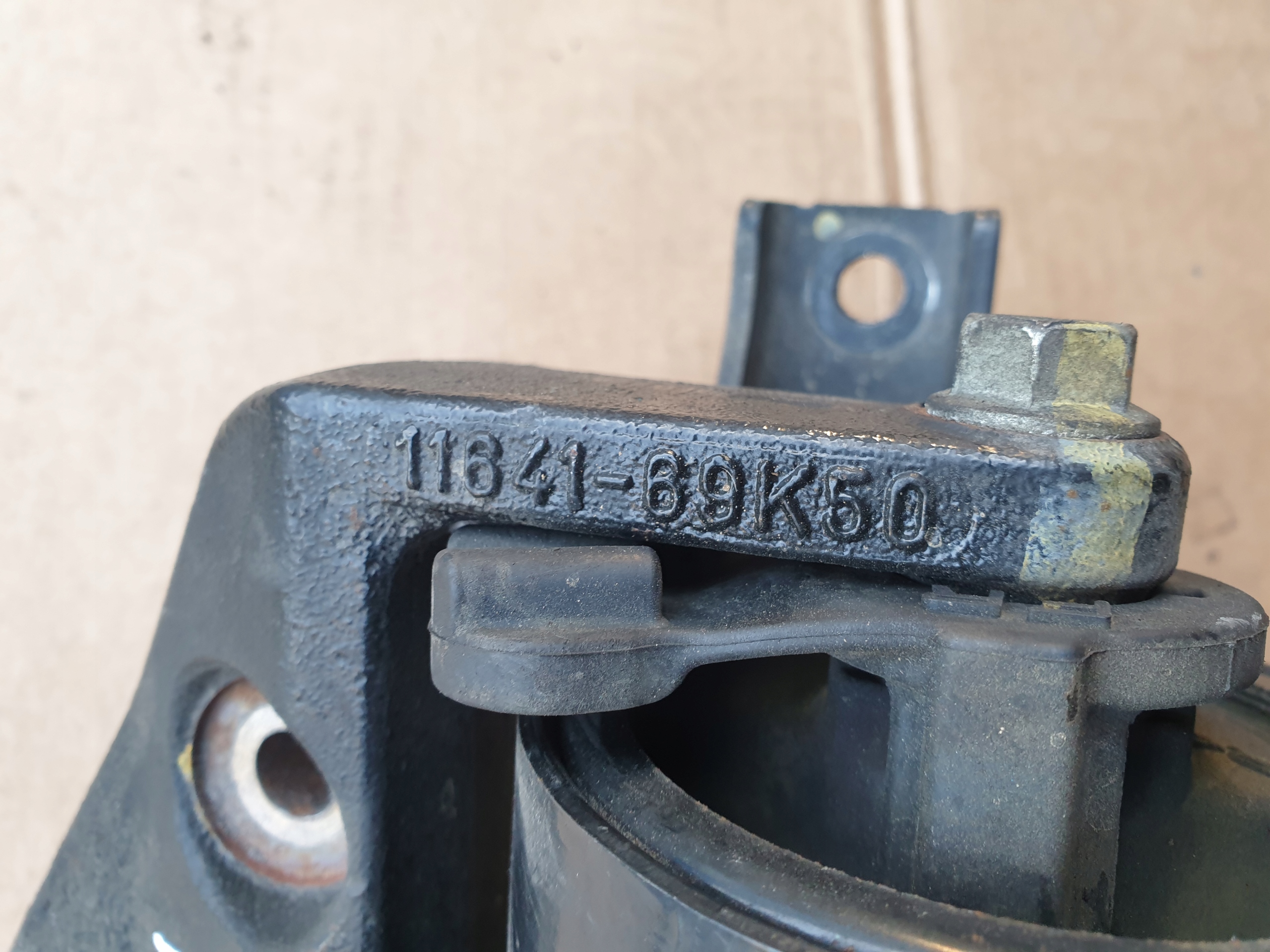 holder engine mount 1.6 DDIS 11641-69K50 SEDICI SUZUKI SX4 2008