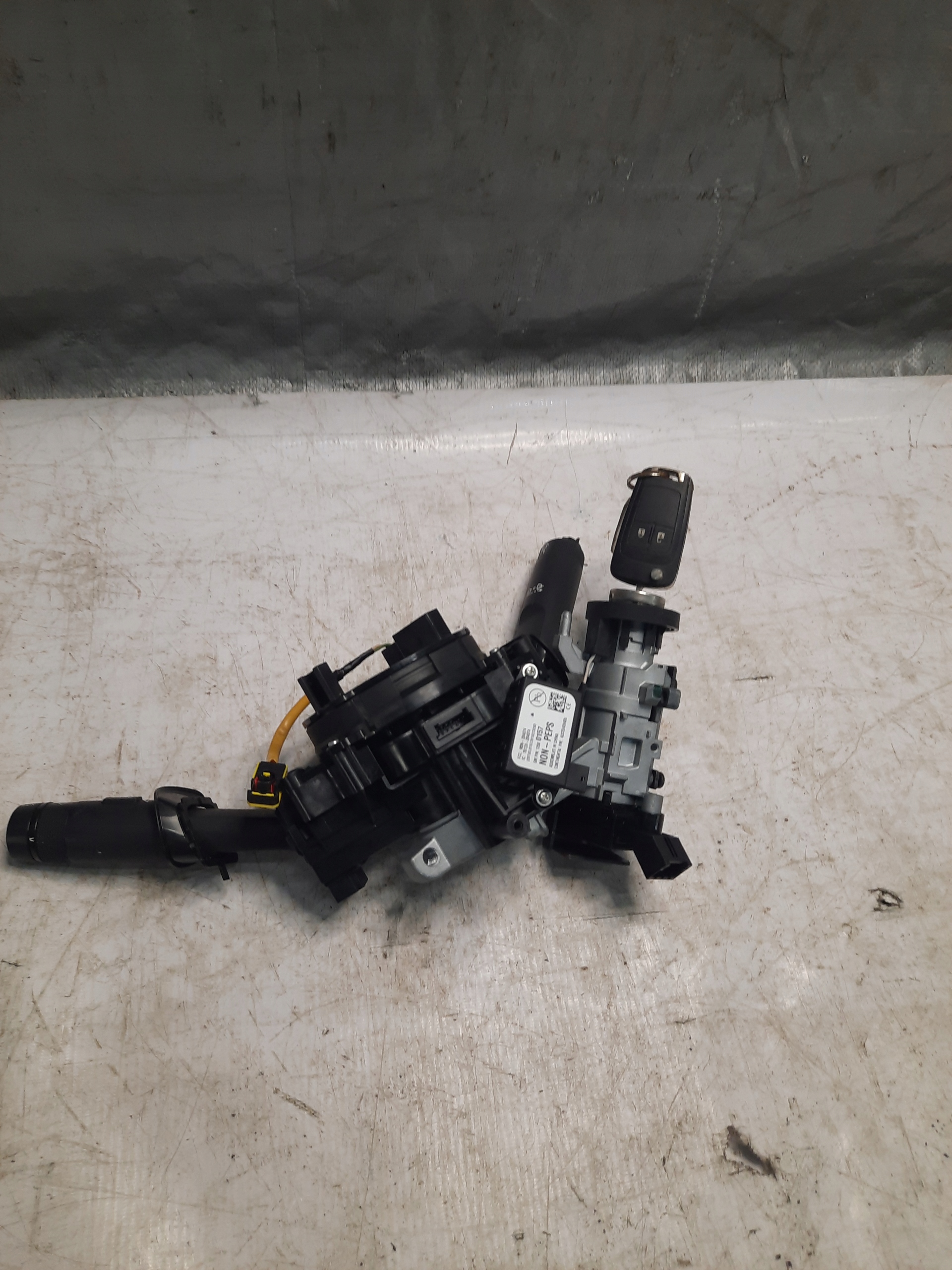 OPEL ASTRA J 1.7CDTI steering wheel levers and controls ring ignition key ANGLIK