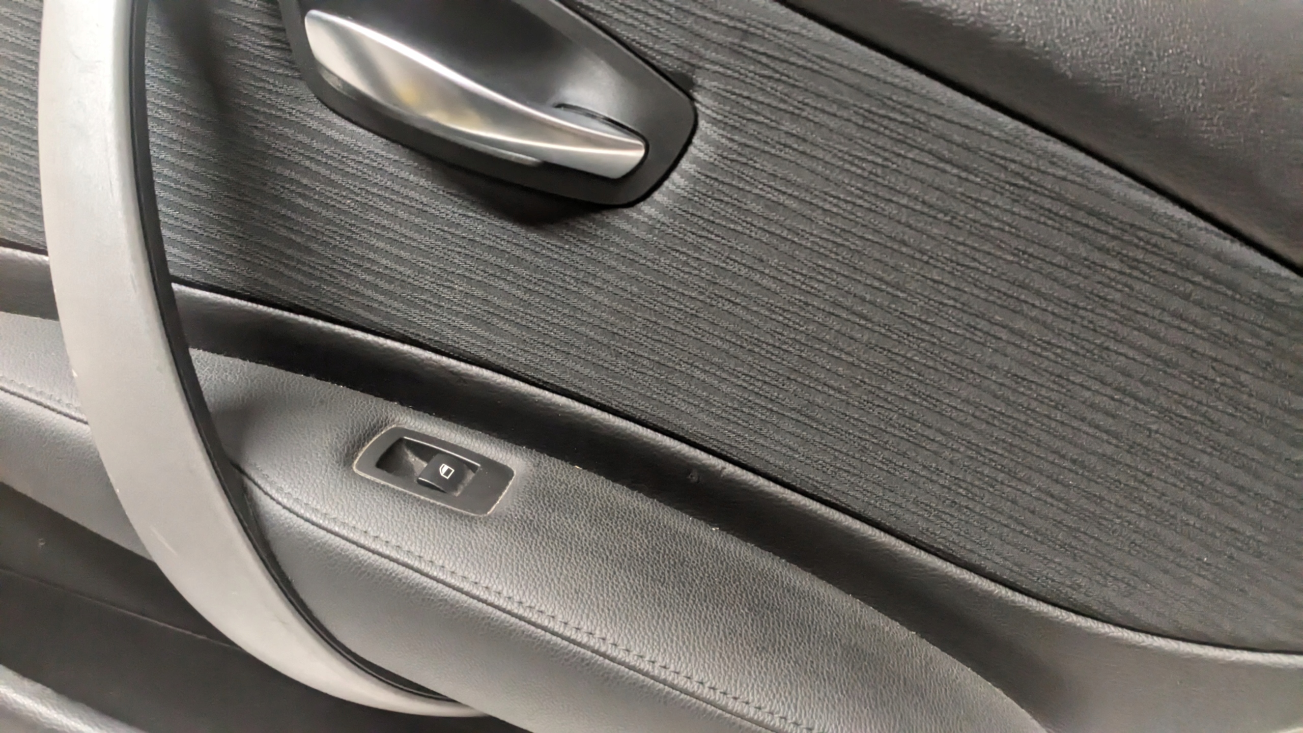 BMW E87 2.0D 11R side door right rear part